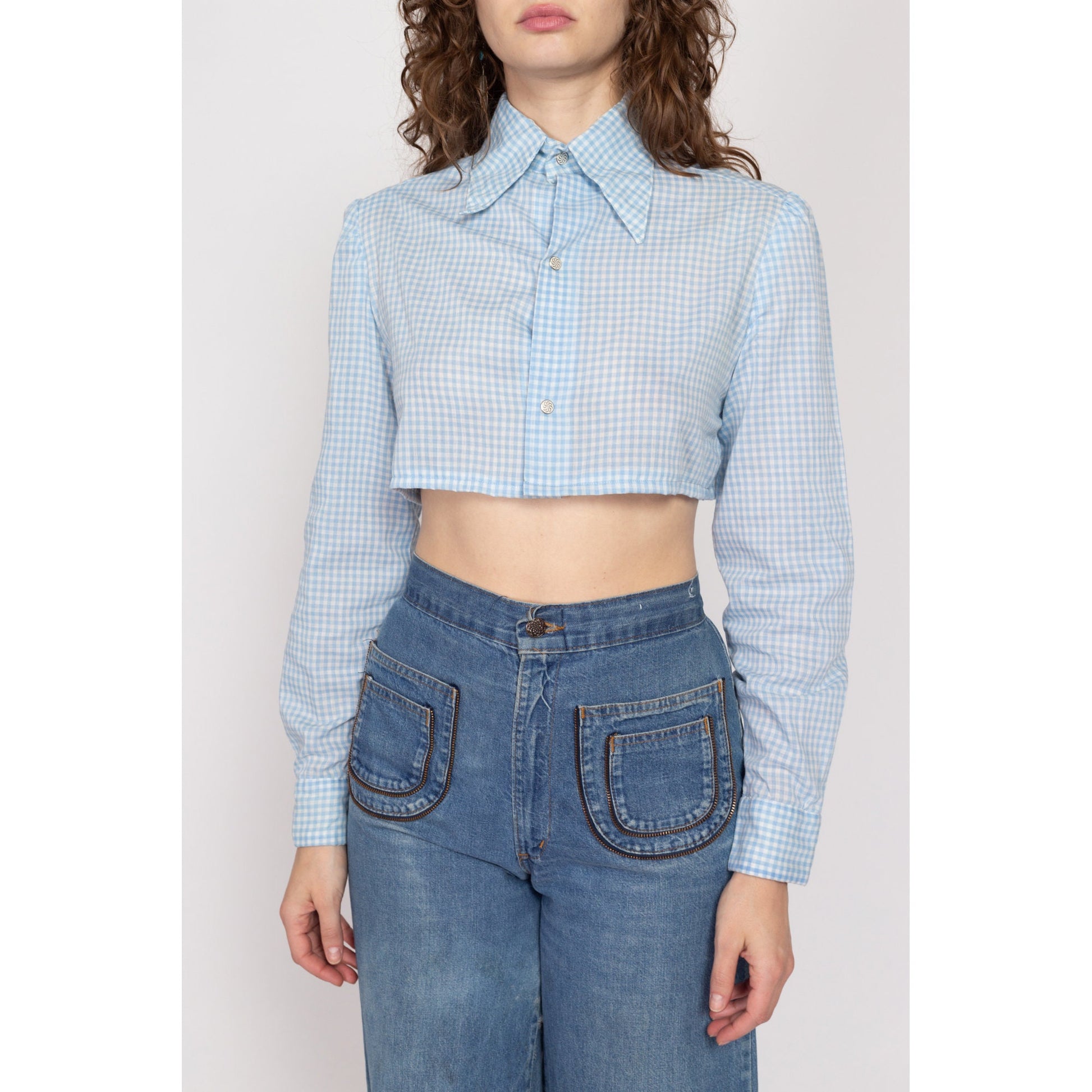 Medium 70s Blue Gingham Cropped Long Sleeve Shirt | Vintage Snap Front Collared Crop Top Blouse