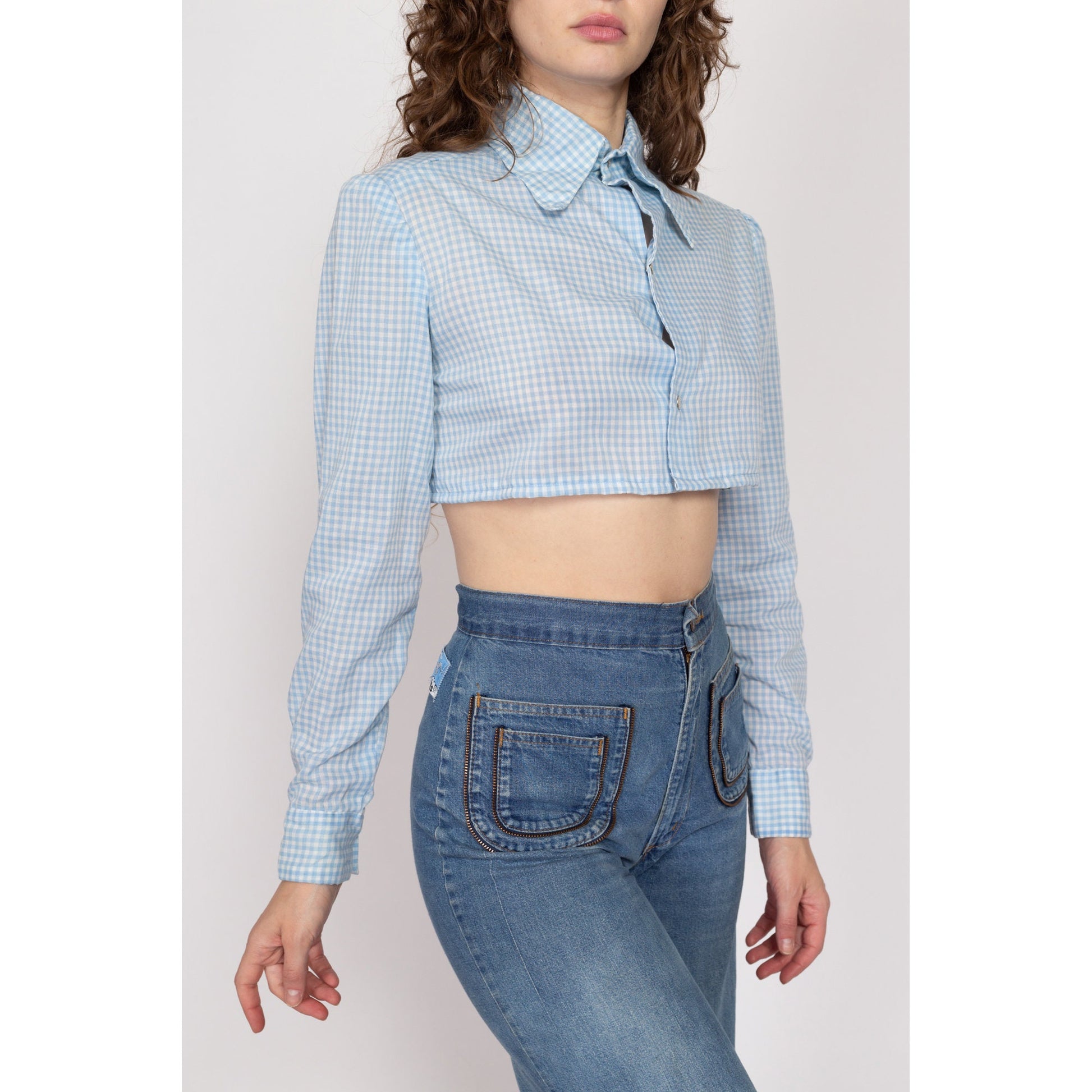 Medium 70s Blue Gingham Cropped Long Sleeve Shirt | Vintage Snap Front Collared Crop Top Blouse