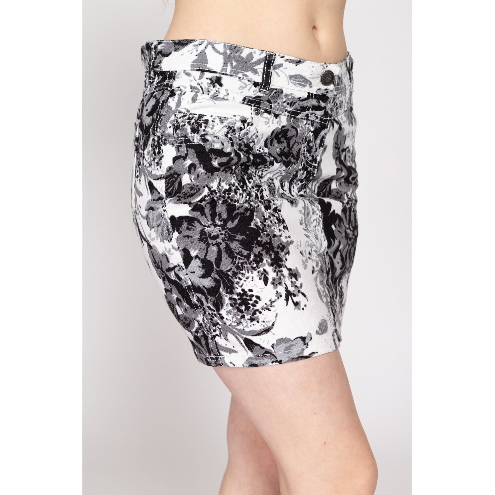 Medium Y2K Black & White Floral Denim Mini Skirt | Vintage Low Waist Stretchy Jean Skirt
