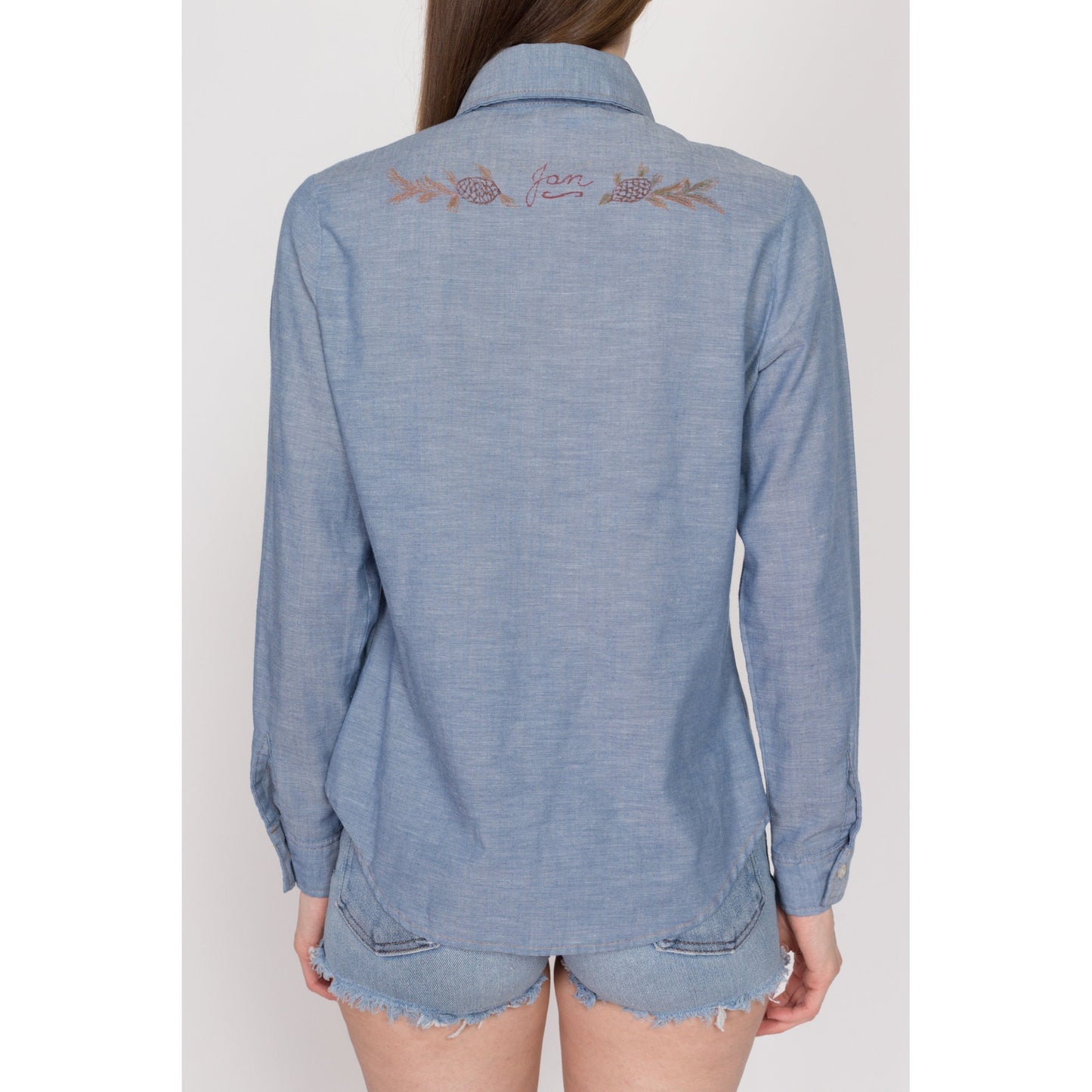 Med-Lrg 70s Levi's Chambray "Jan" Shirt | Vintage Blue Long Sleeve Button Up Collared Top