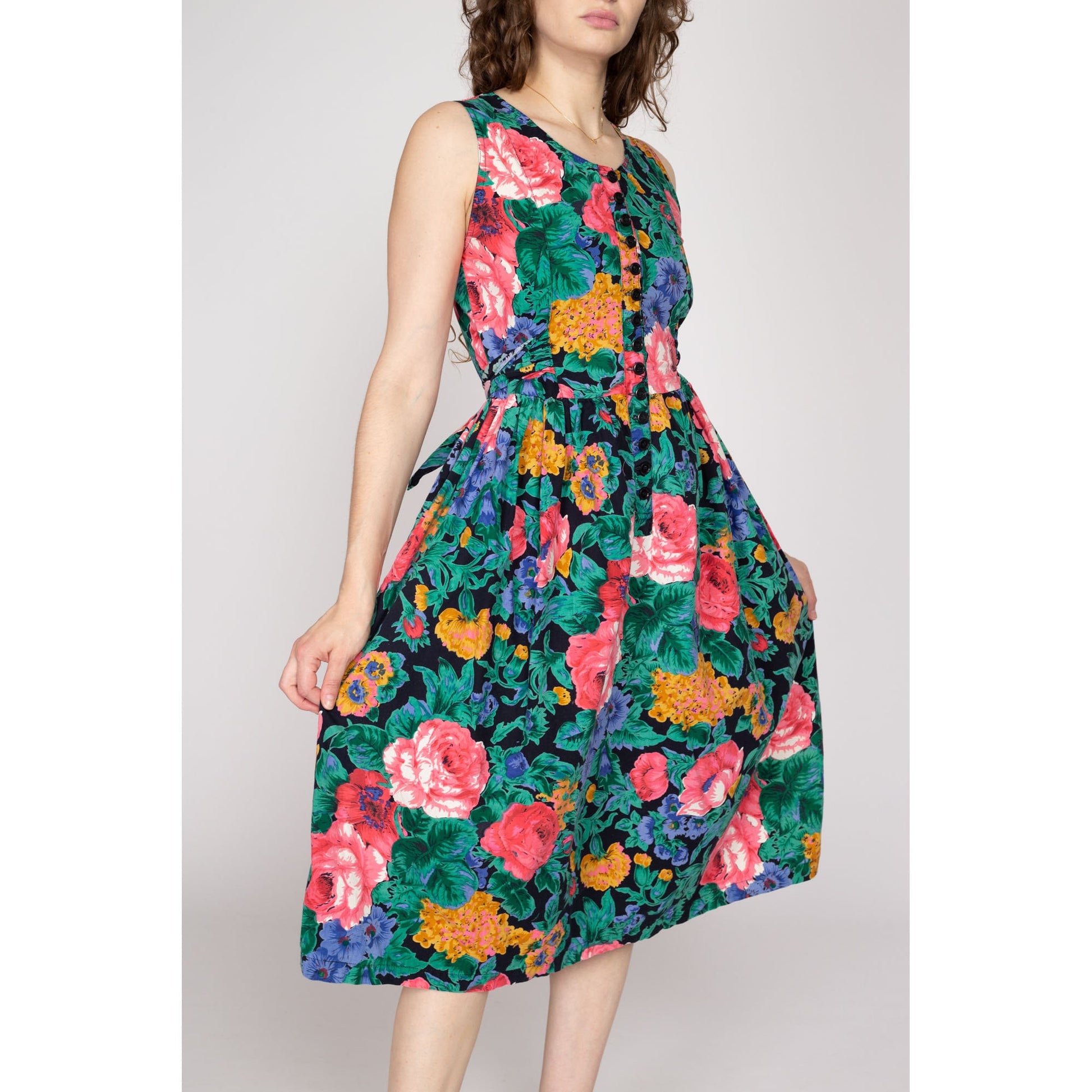 Sm-Med 80s Floral Fit & Flare Pinafore Sundress | Vintage Sleeveless Button Front Pocket Midi Dress