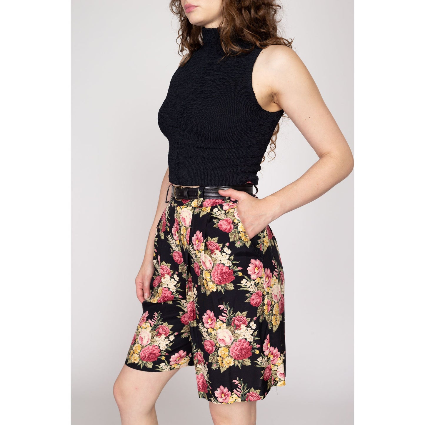 Sm-Med 90s Black Floral High Waisted Shorts | Vintage Ann Taylor Rayon Pleated Casual Summer Shorts
