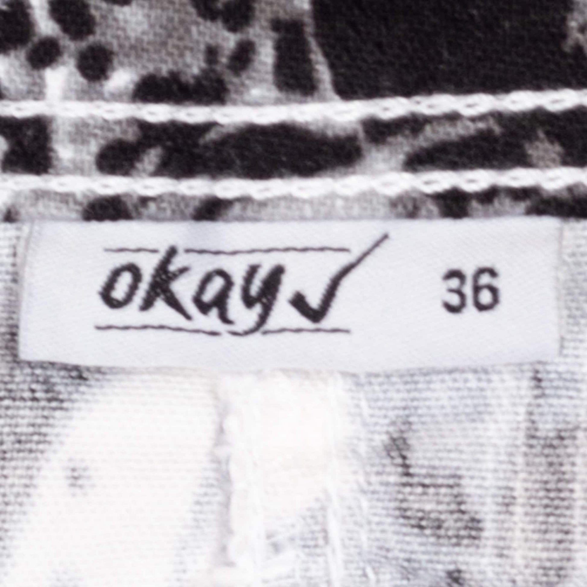 Medium Y2K Black & White Floral Denim Mini Skirt | Vintage Low Waist Stretchy Jean Skirt