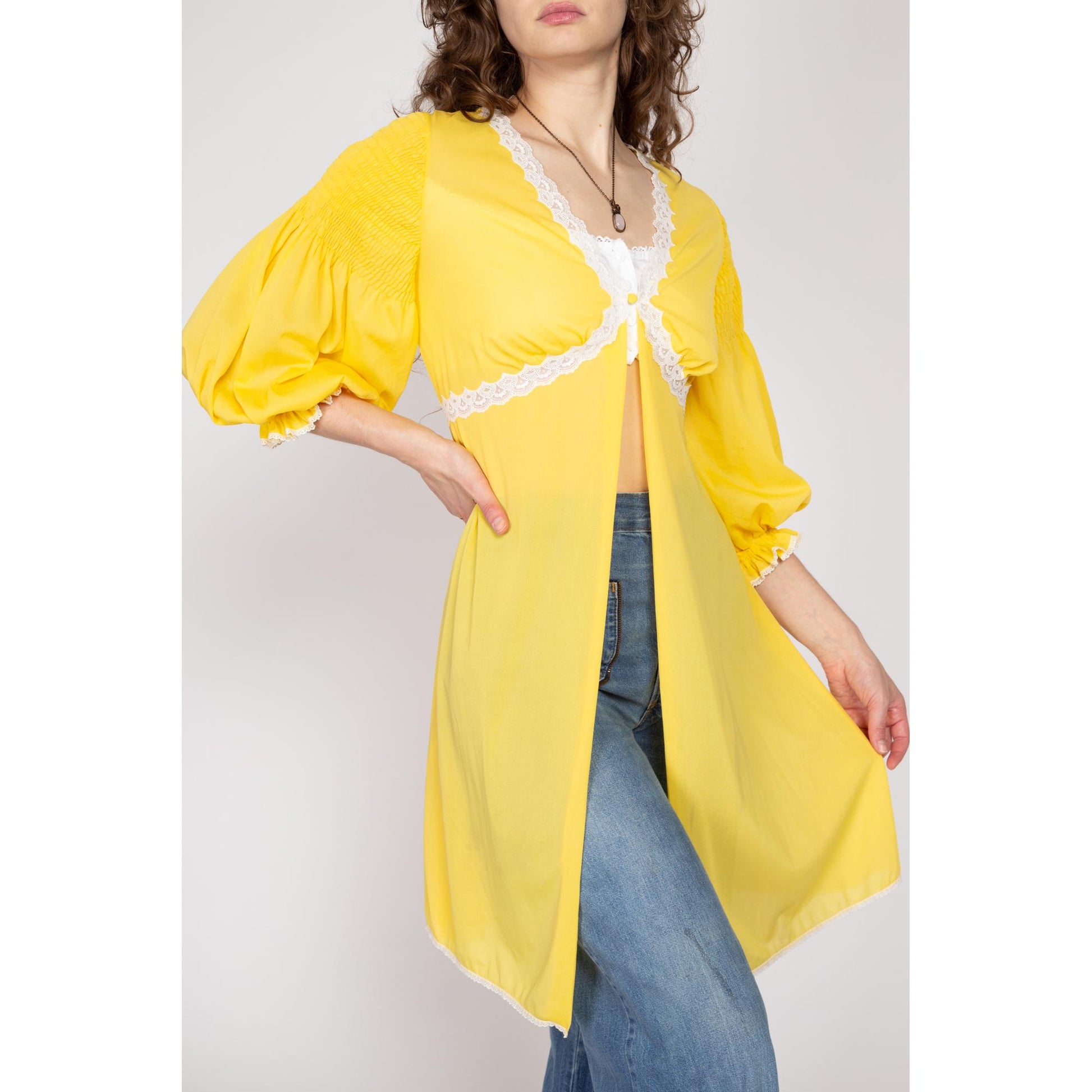 Sm-Med 70s Yellow Balloon Sleeve Peignoir Robe | Vintage Lace Trim Midi Negligee Dressing Gown