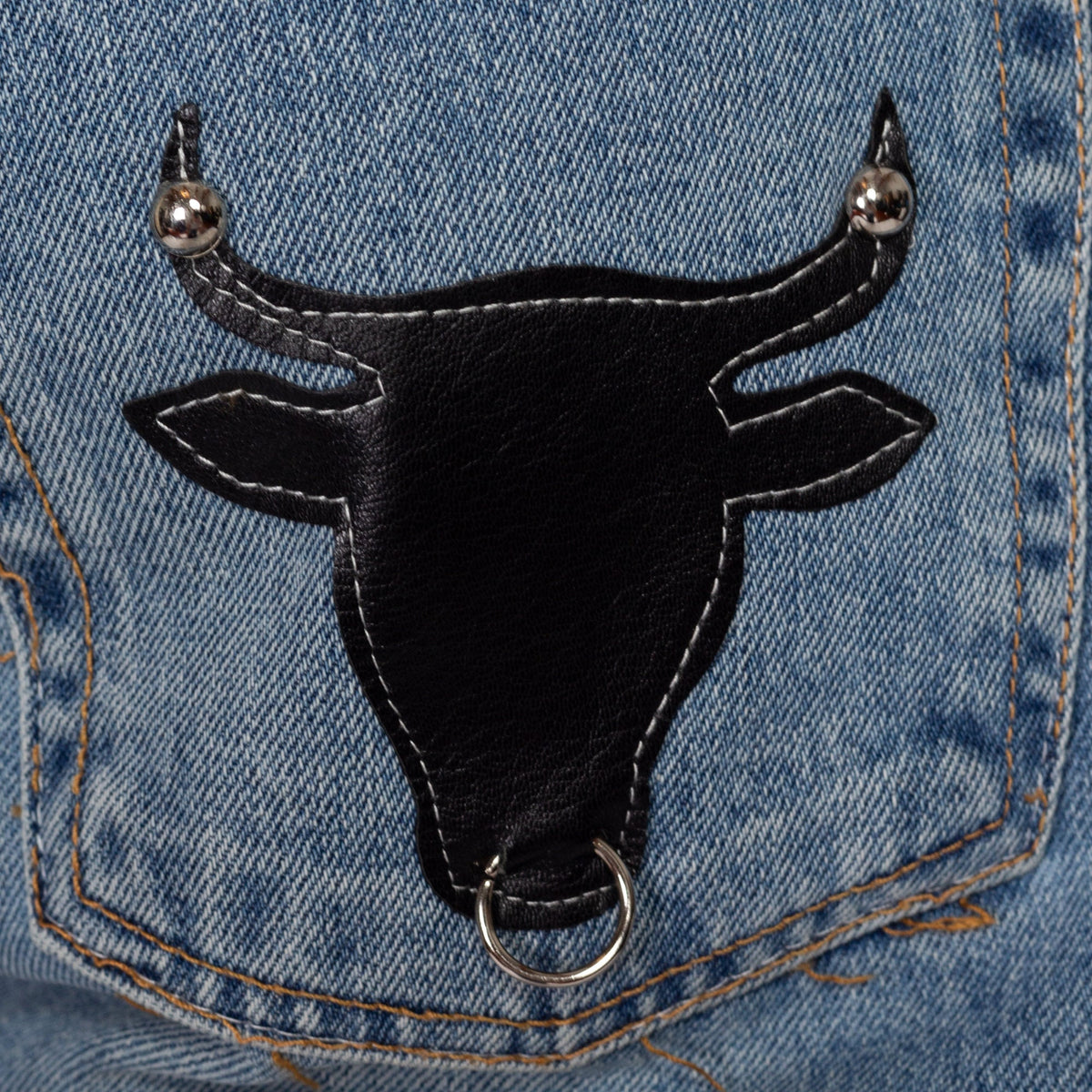 Vintage Y2K Leather Bull Patch Jeans - 34x34 | Light Wash Denim Western Jeans