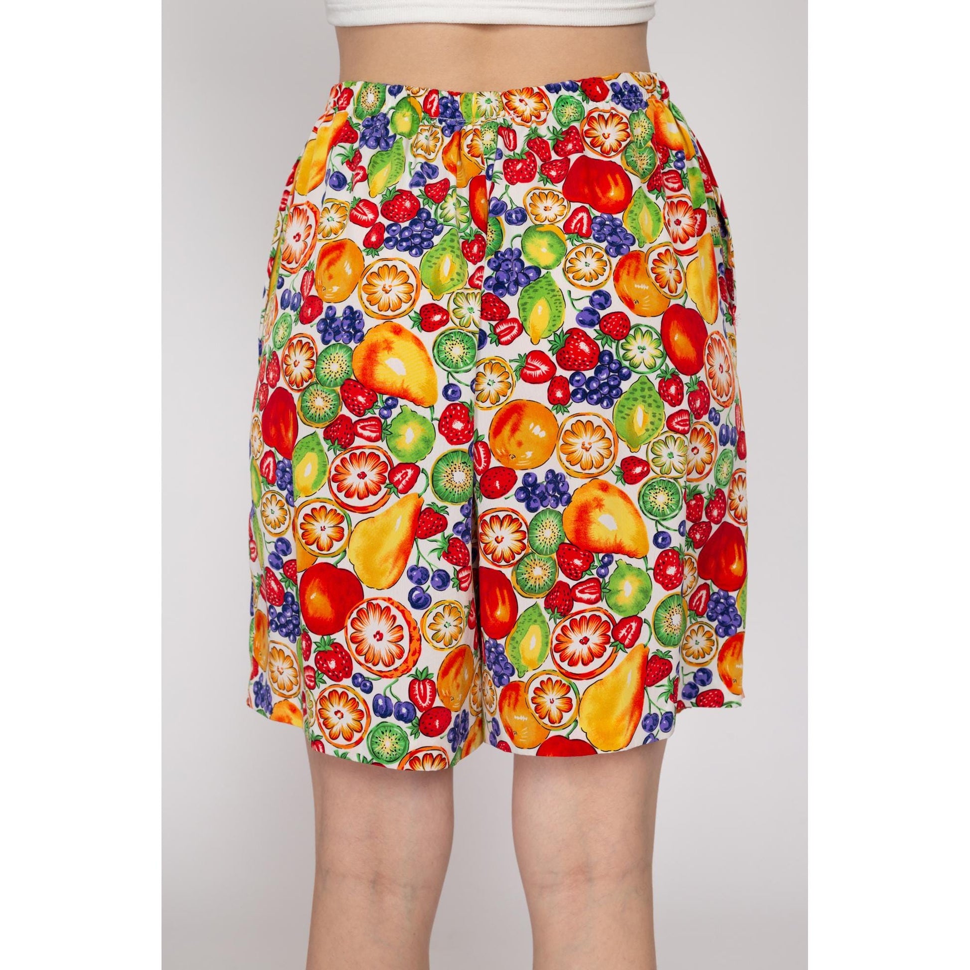 Med-Lrg 80s Fruit Print High Waisted Wide Leg Shorts | Vintage Long Inseam Pocket Mom Shorts