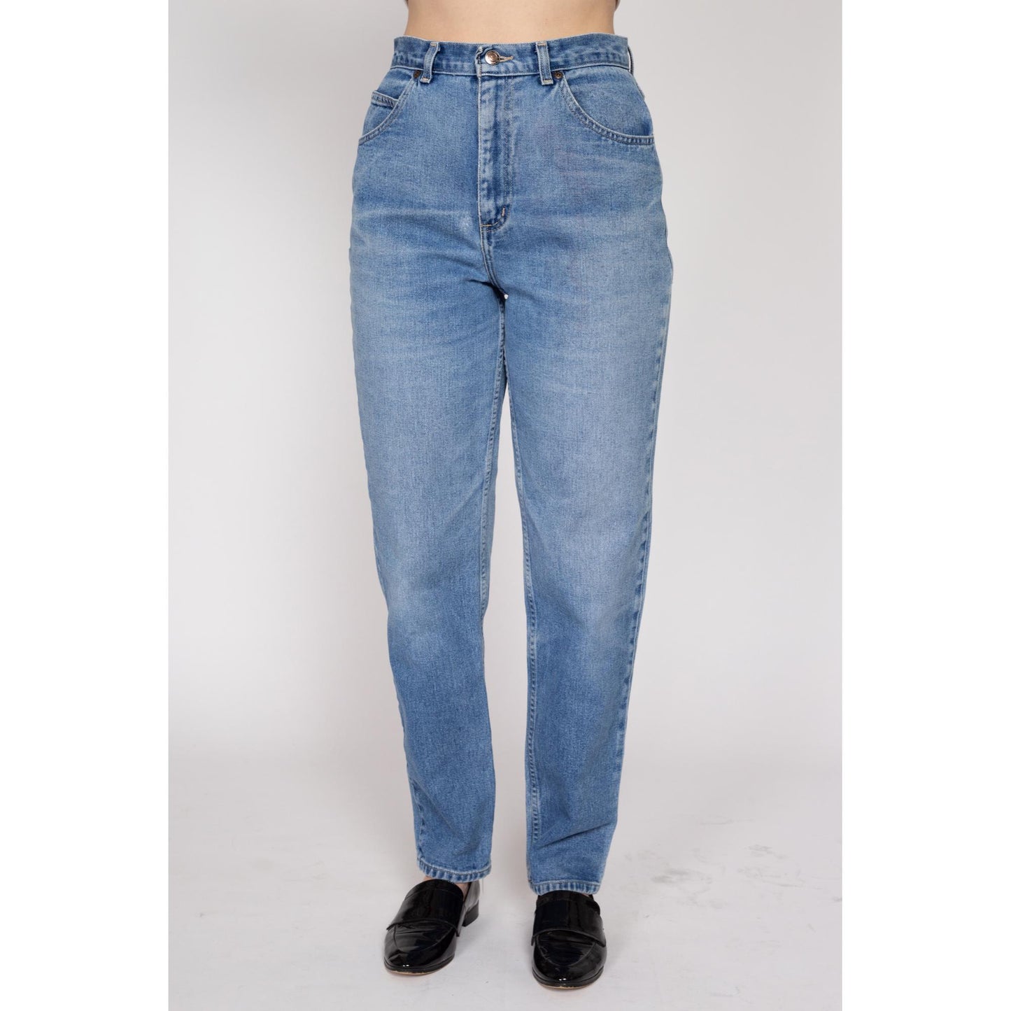 Medium 90s High Waisted Medium Wash Jeans 28" | Vintage Denim Tapered Leg Mom Jeans