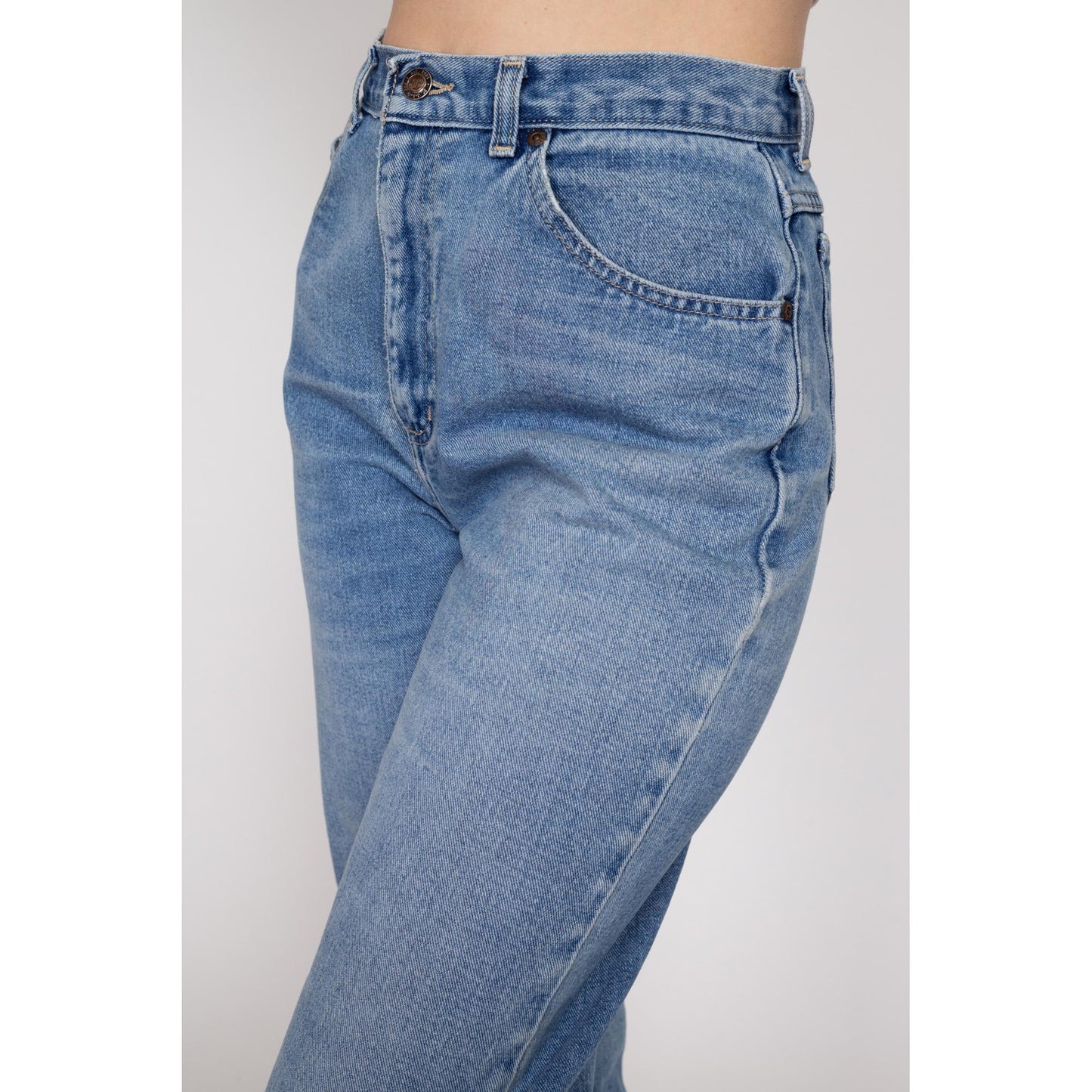 Medium 90s High Waisted Medium Wash Jeans 28" | Vintage Denim Tapered Leg Mom Jeans