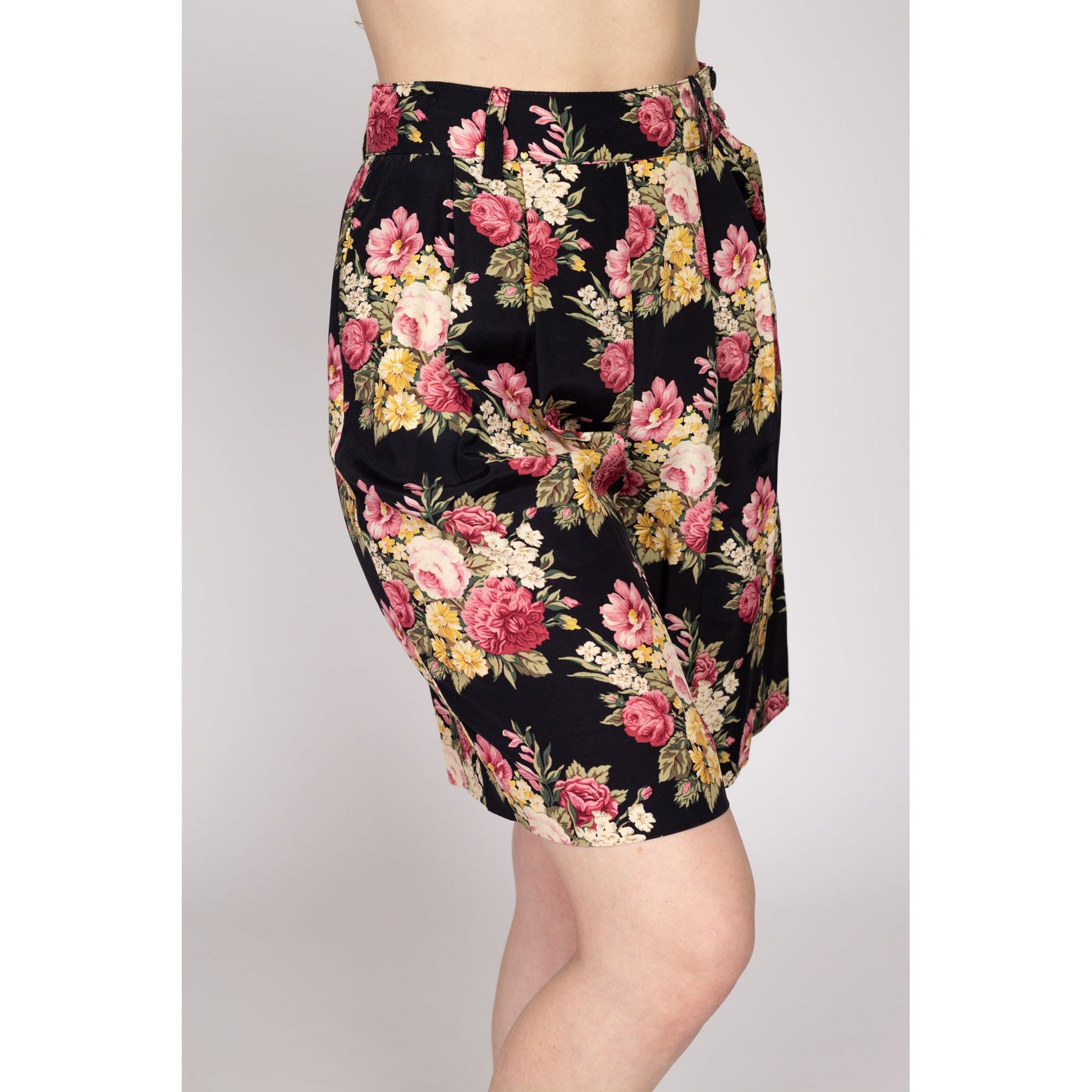 Sm-Med 90s Black Floral High Waisted Shorts | Vintage Ann Taylor Rayon Pleated Casual Summer Shorts