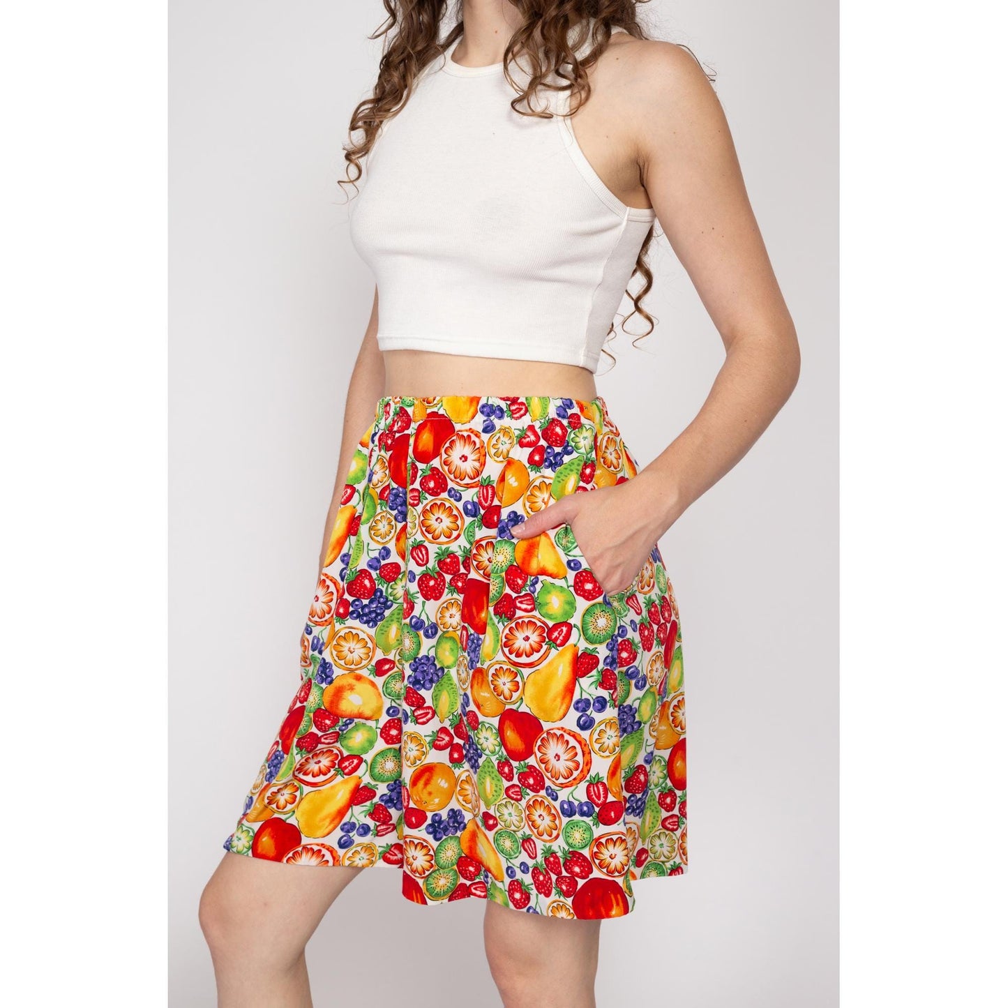 Med-Lrg 80s Fruit Print High Waisted Wide Leg Shorts | Vintage Long Inseam Pocket Mom Shorts