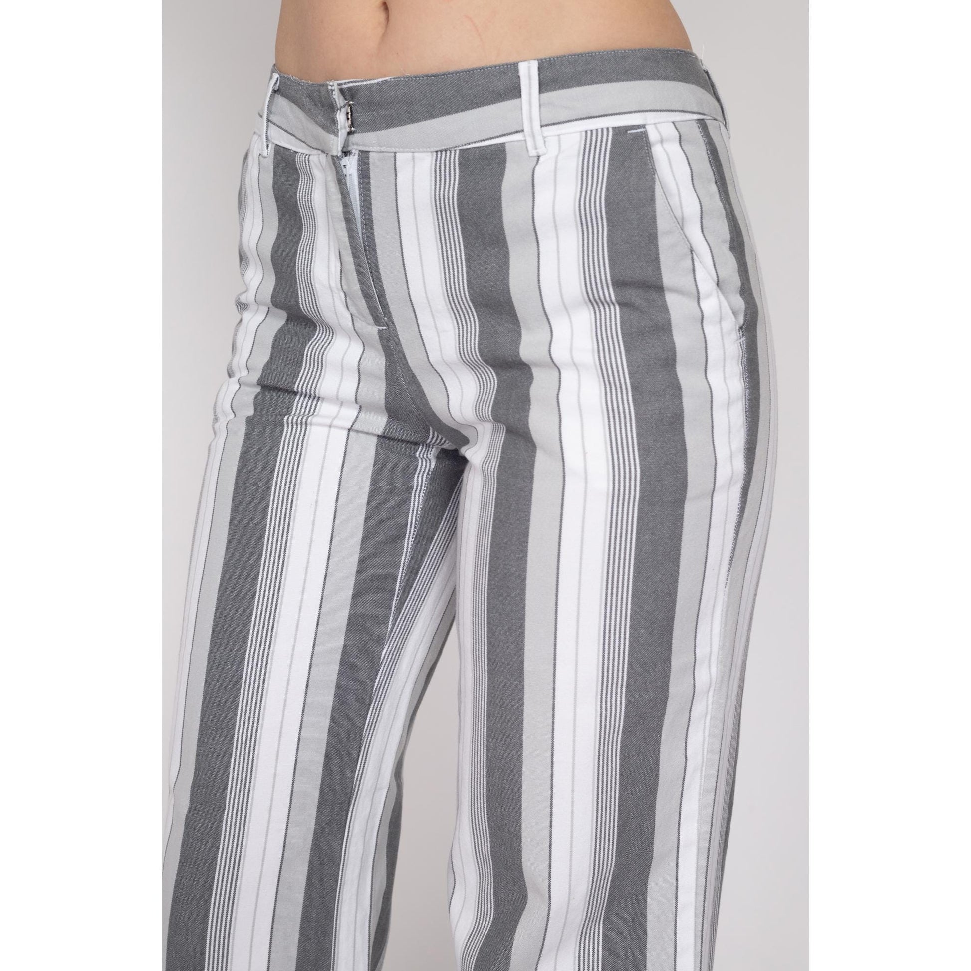 Small Y2K Grey & White Striped Flared Pants | Vintage Mid Rise Wide Leg Bell Bottom Trousers