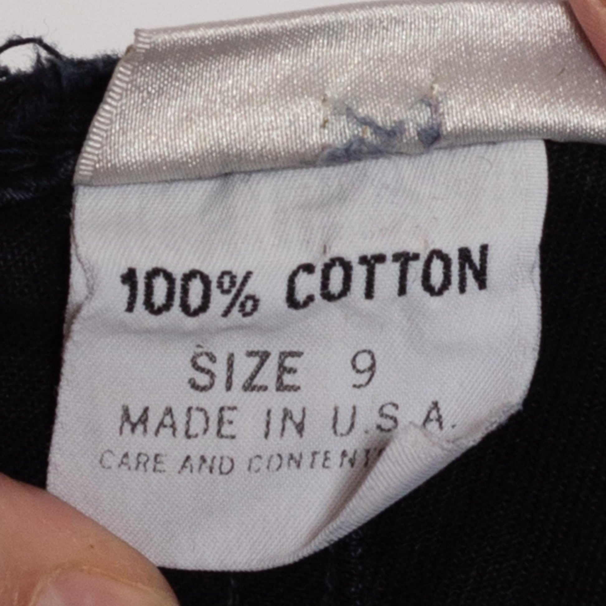 Medium 80s Faded Black Button Fly Jean Shorts 29" | Vintage High Waisted Cuffed Dark Wash Denim Shorts