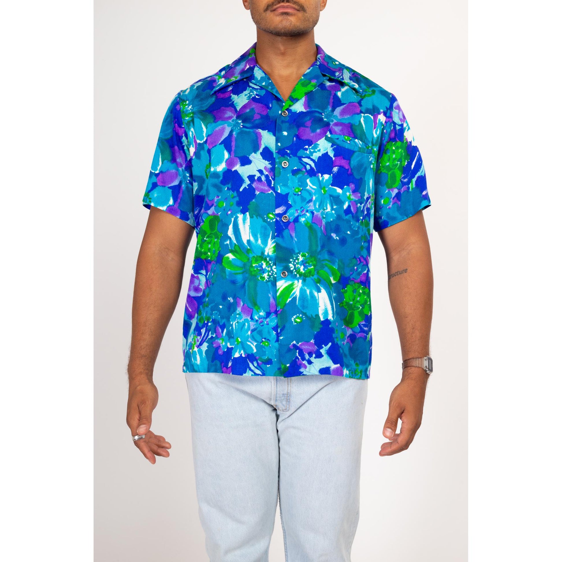 Large 70s Hawaiian Blue Floral Aloha Shirt | Vintage Button Up Tropical Print Wing Collar Top