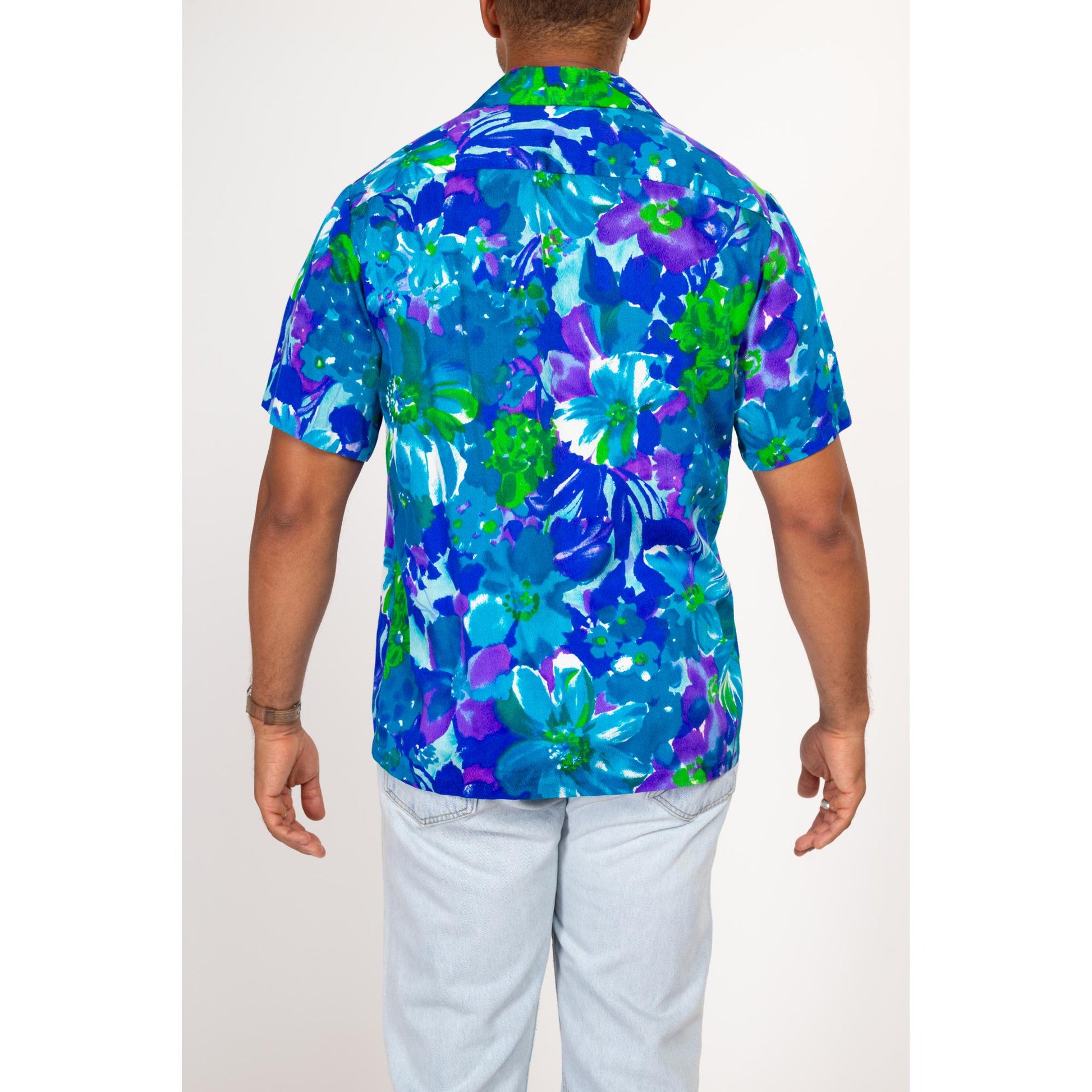 Large 70s Hawaiian Blue Floral Aloha Shirt | Vintage Button Up Tropical Print Wing Collar Top