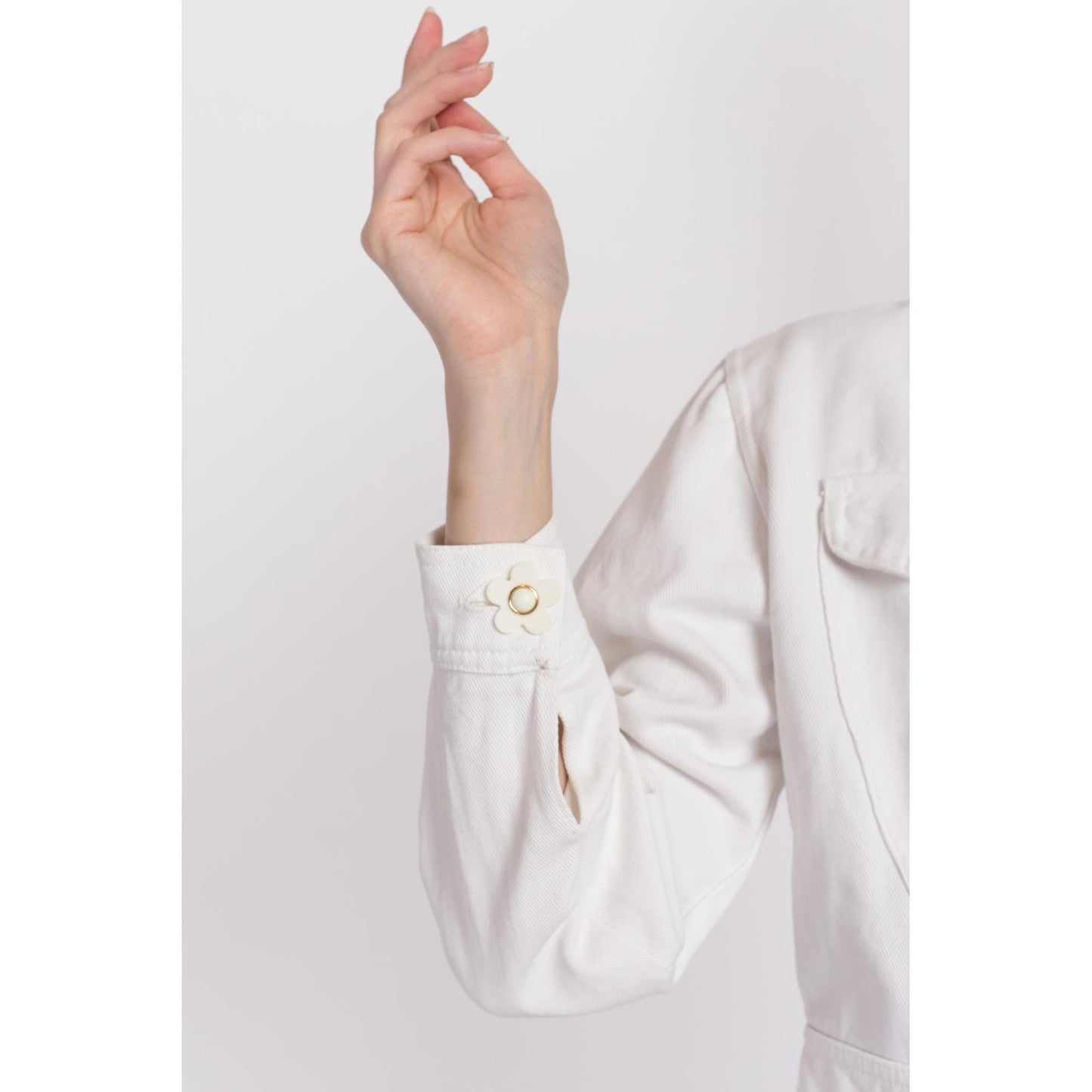 Small 90s White Flower Button Cropped Denim Jacket | Vintage Daisy Floral Rave Wear Jean Jacket