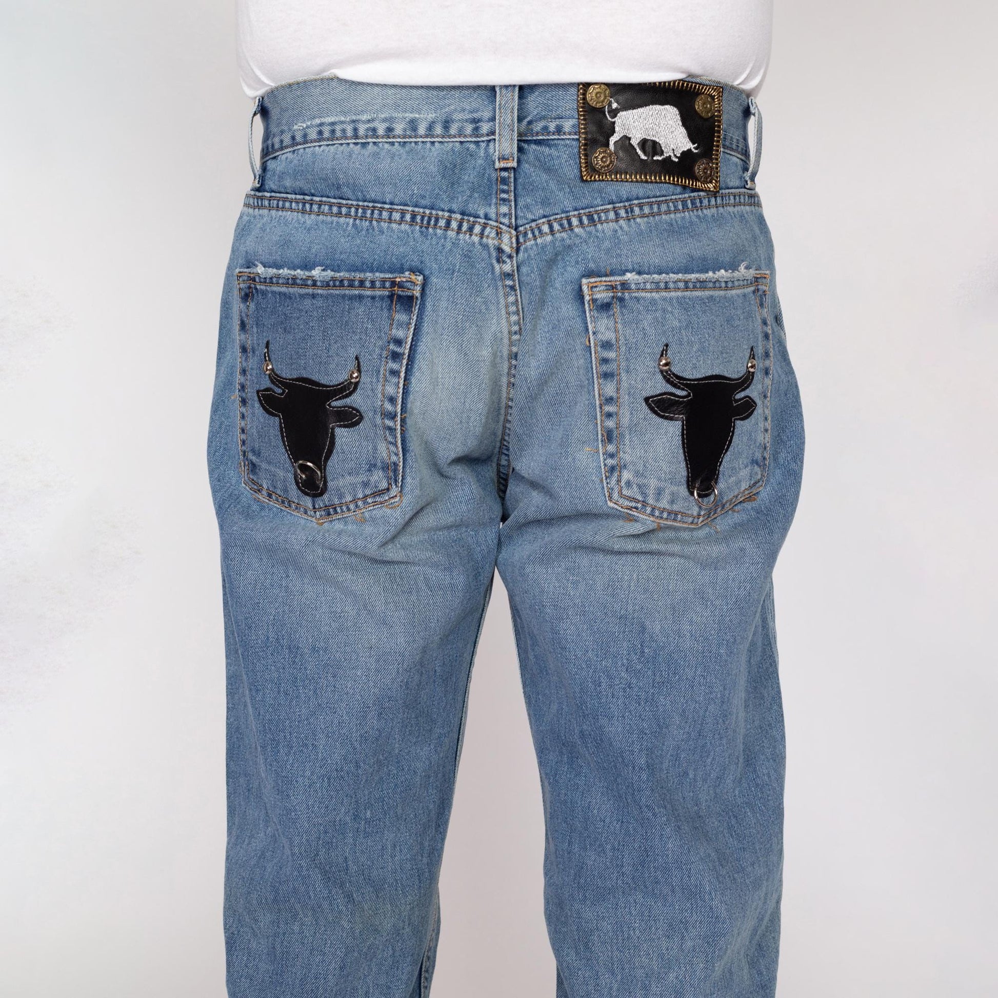 Vintage Y2K Leather Bull Patch Jeans - 34x34 | Light Wash Denim Western Jeans