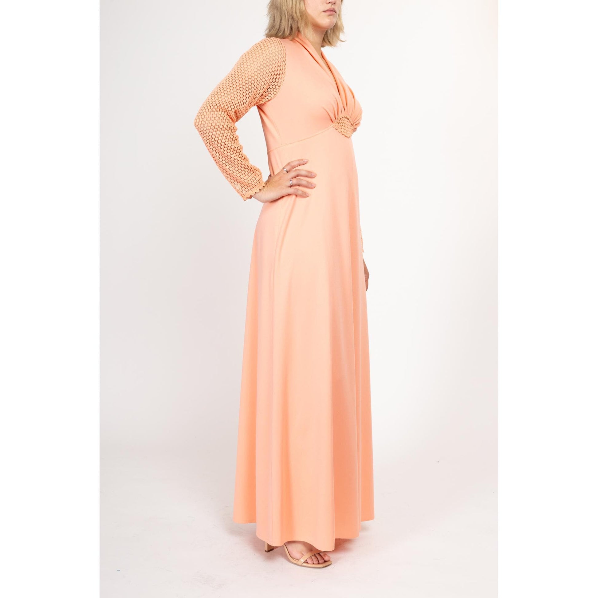 Medium 70s Peach Crochet Sleeve Gown – Flying Apple Vintage