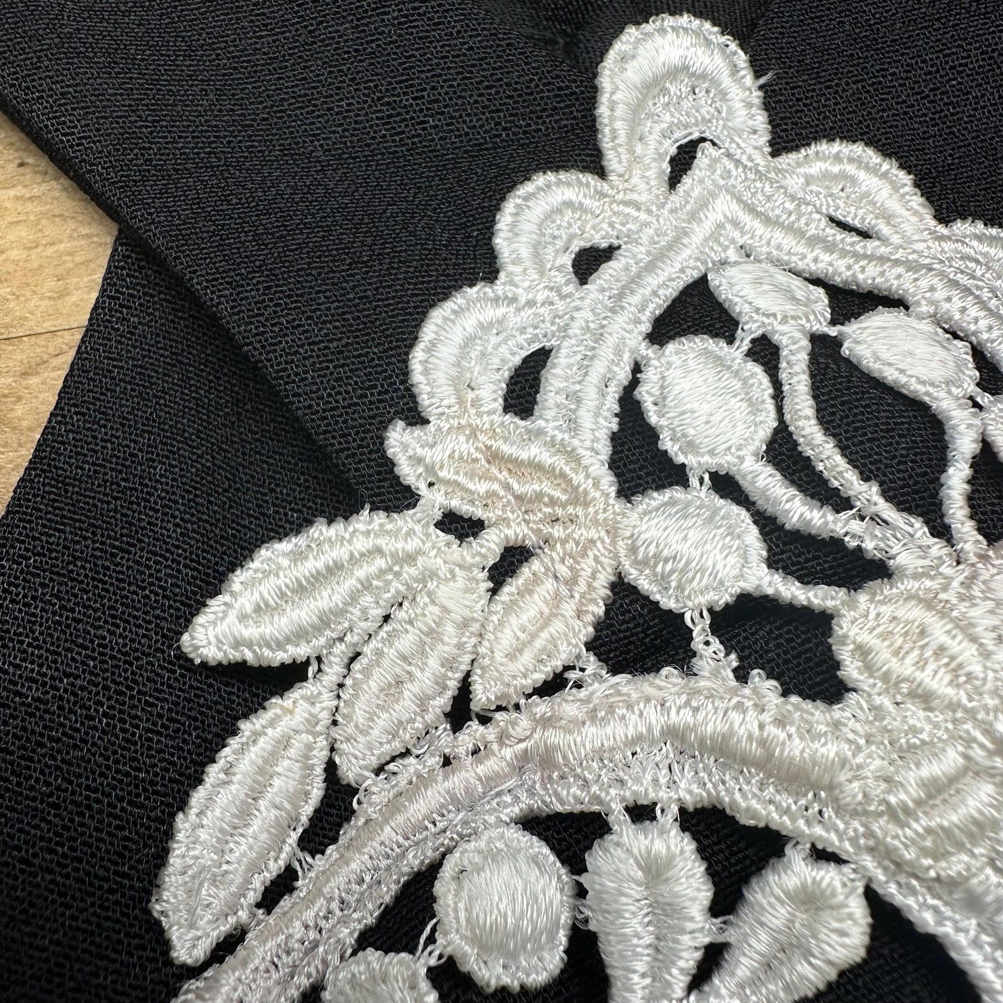 Small 80s 90s Jessica McClintock Black & White Evening Gown Size 5-6 | Vintage Sleeveless Crochet Trim Formal Maxi Party Dress