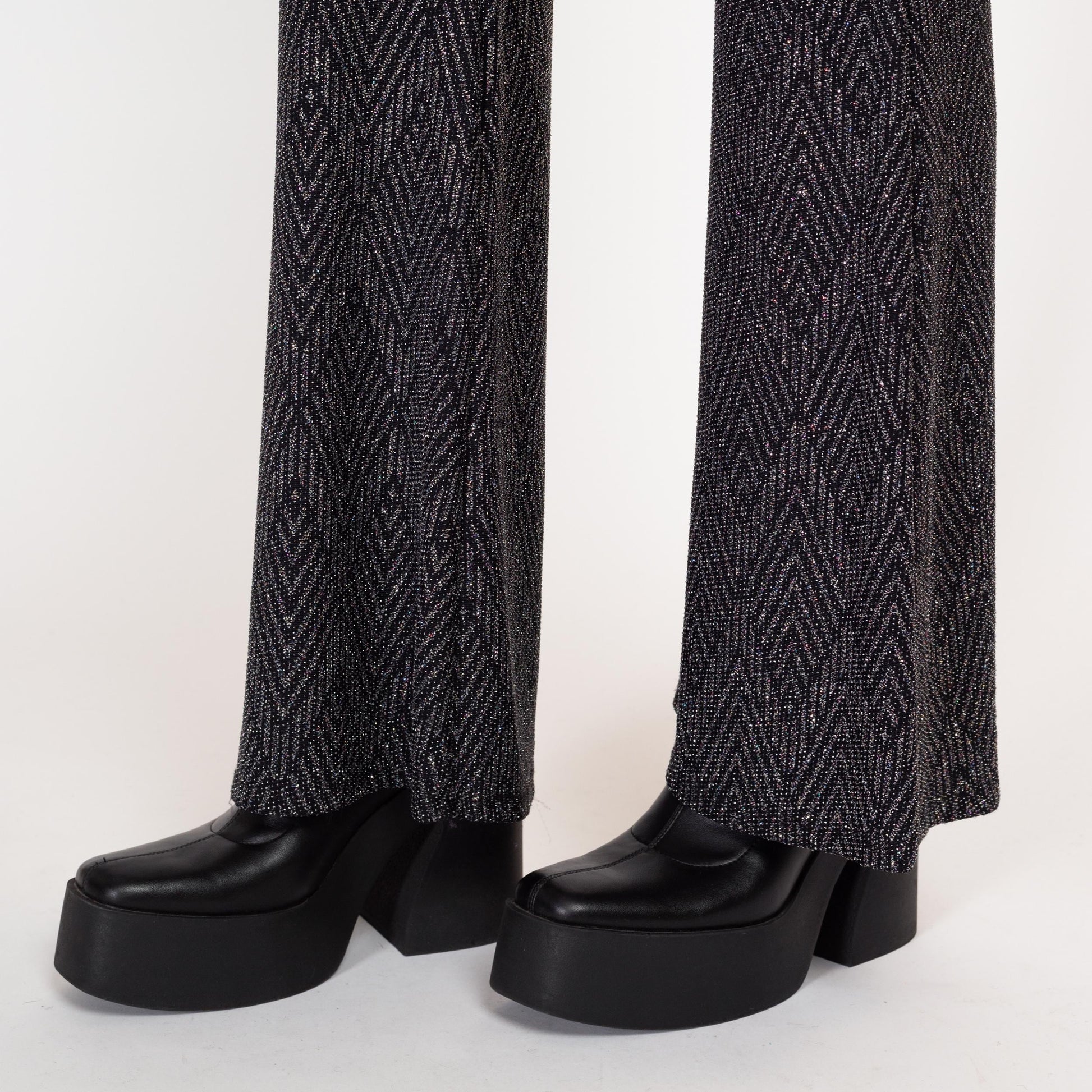 Medium Y2K Black & Silver Metallic Knit Bell Bottoms | Vintage High Waisted Stretchy Flared Pants