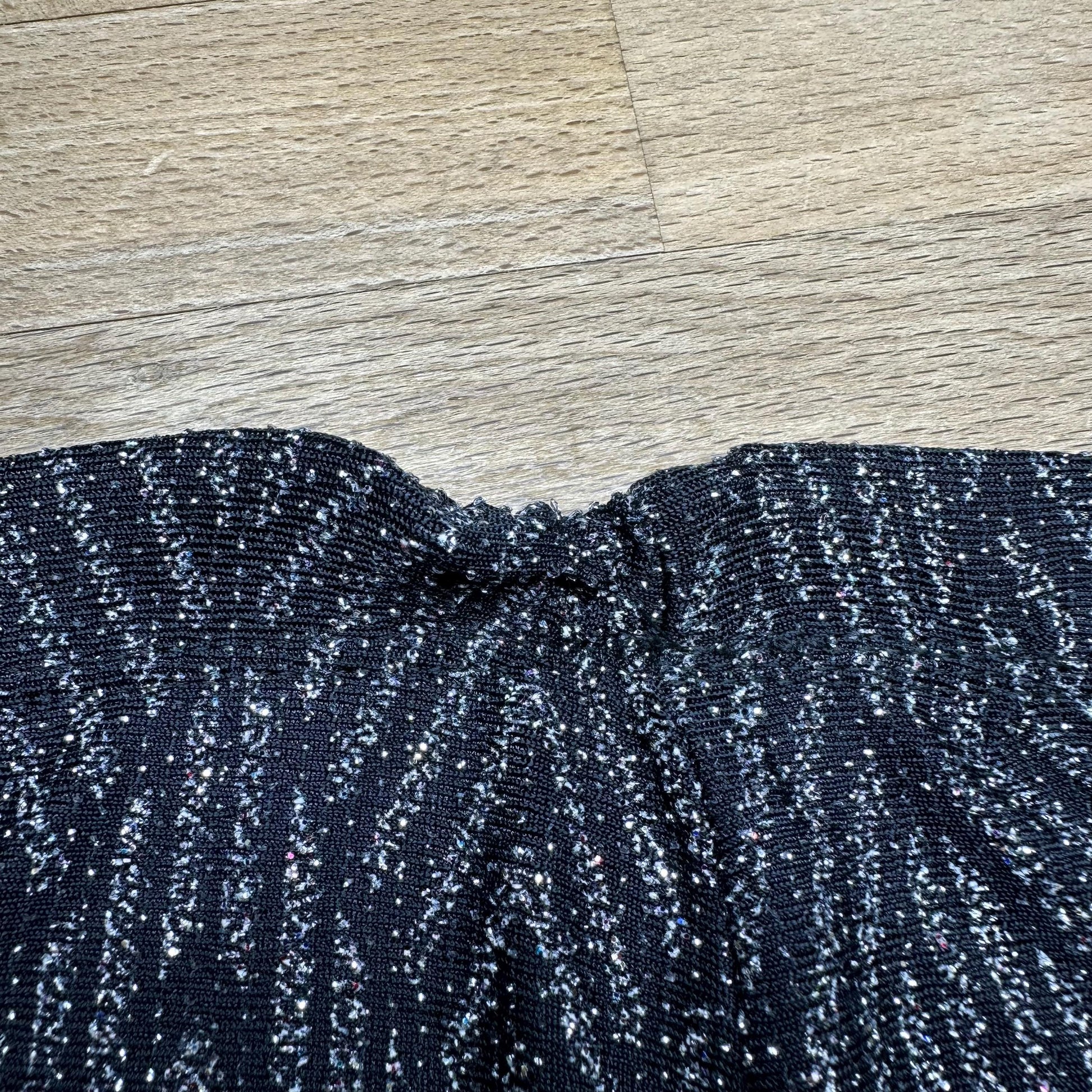 Medium Y2K Black & Silver Metallic Knit Bell Bottoms | Vintage High Waisted Stretchy Flared Pants