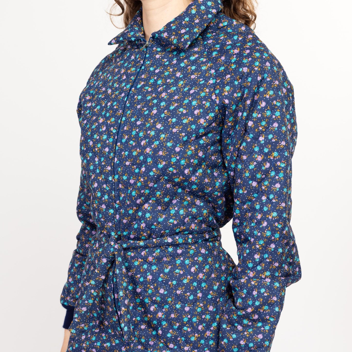 Small 70s 80s Blue Ditsy Floral Quilted Pajama Jumpsuit | Retro Vintage Insulated Zip Up Belted Sleepwear One Piece Loungewear