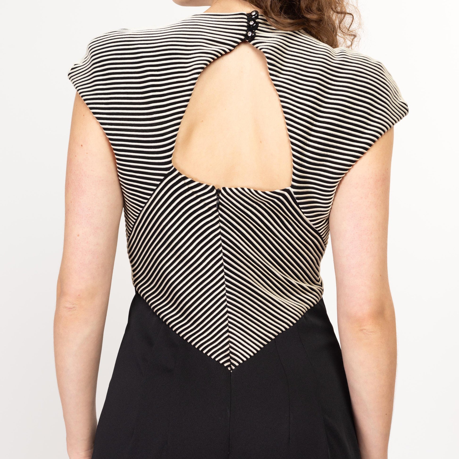 Medium 80s Black & White Striped Keyhole Back Jumpsuit Size 8 | Vintage Short Sleeve Tapered Leg Pantsuit
