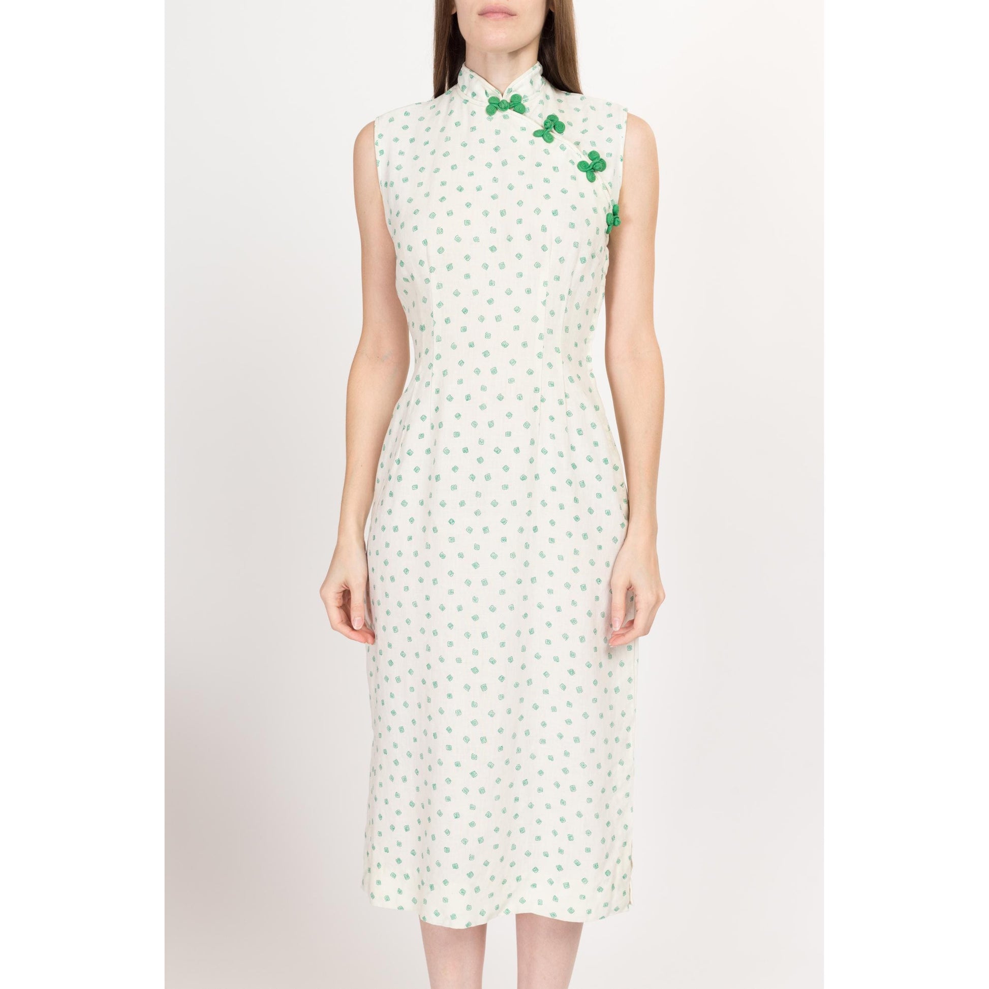 Small 60s White & Green Spiral Print Cheongsam Dress | Vintage Chinese Qipao Sleeveless Midi Wiggle Dress