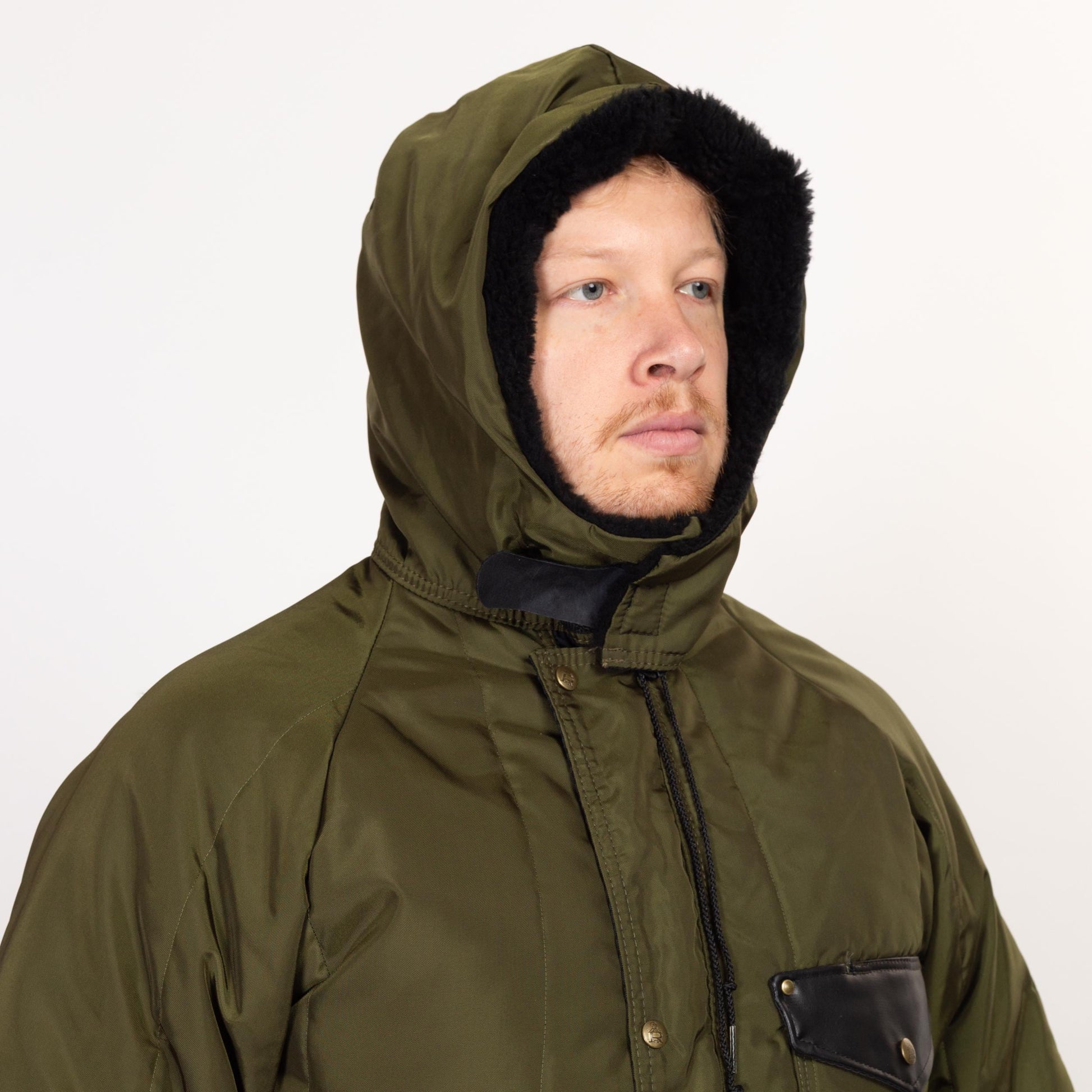 Med-Lrg 90s Refrigiwear Army Green Hooded Snow Jacket | Vintage Belted Zip Up Puffer Winter Ski Coat