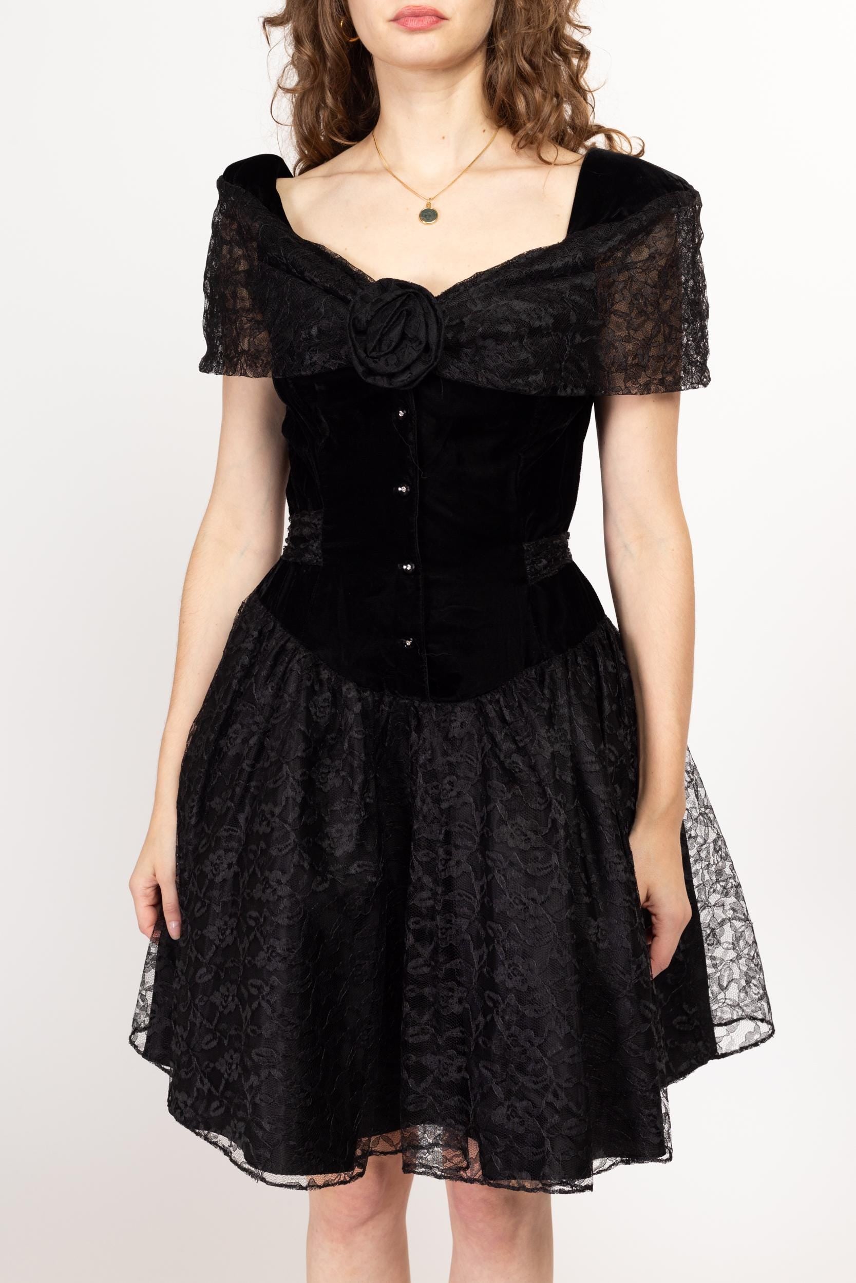 Black shop lace 80s skirt