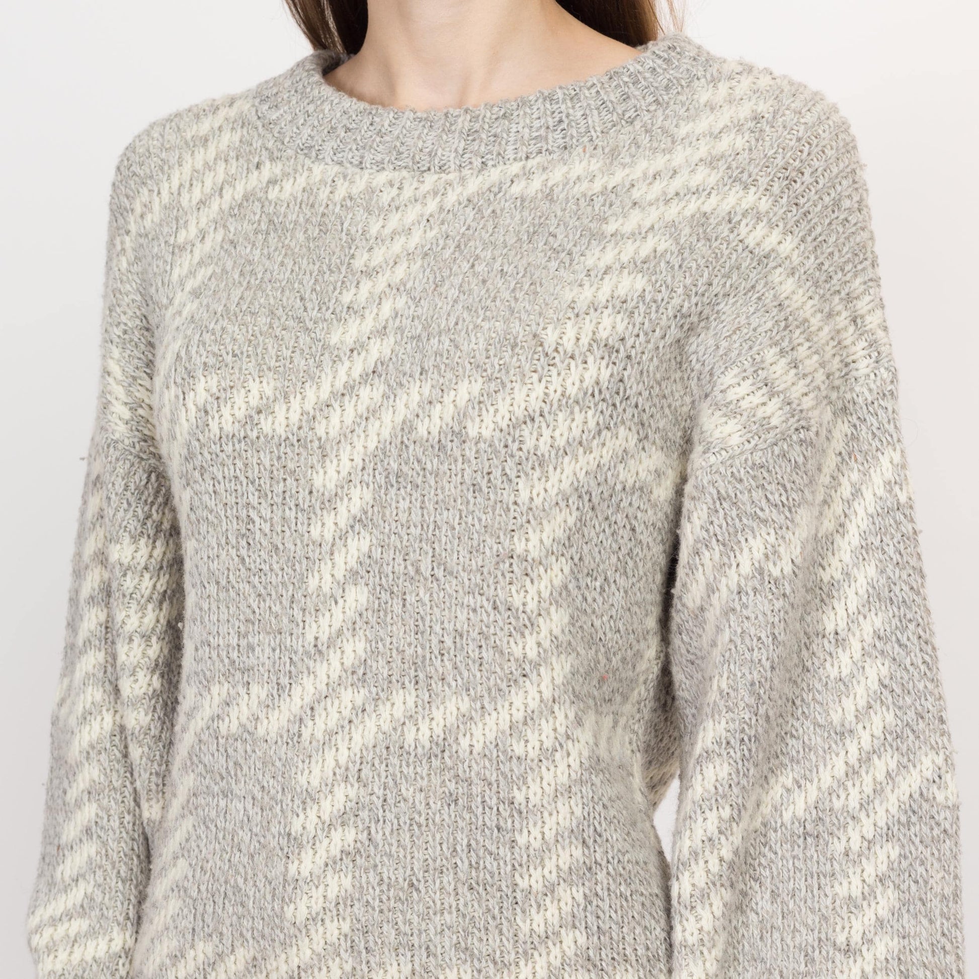 Med-Lrg 80s Grey & Cream Slouchy Knit Sweater | Vintage Plaid Chunky Knit Pullover Jumper