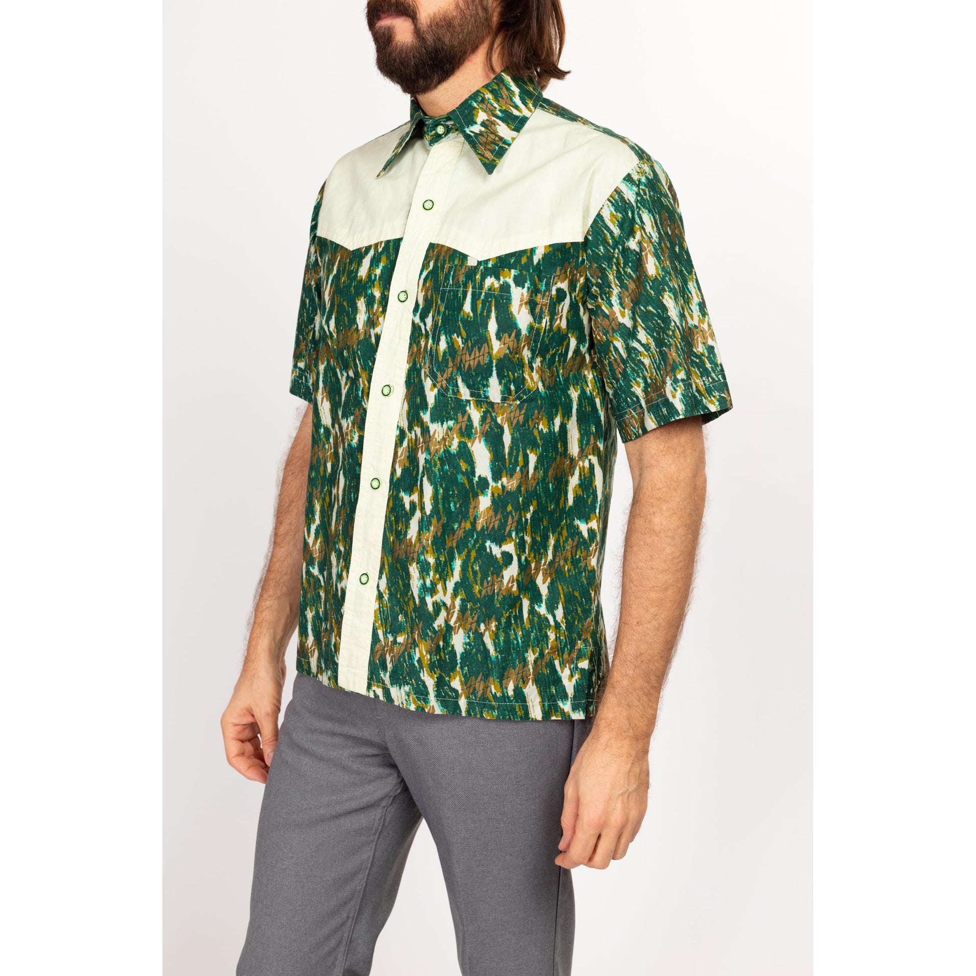Medium 80s African Green & White Block Print Shirt | Vintage Gold Metallic Collared Short Sleeve Yoke Shirt