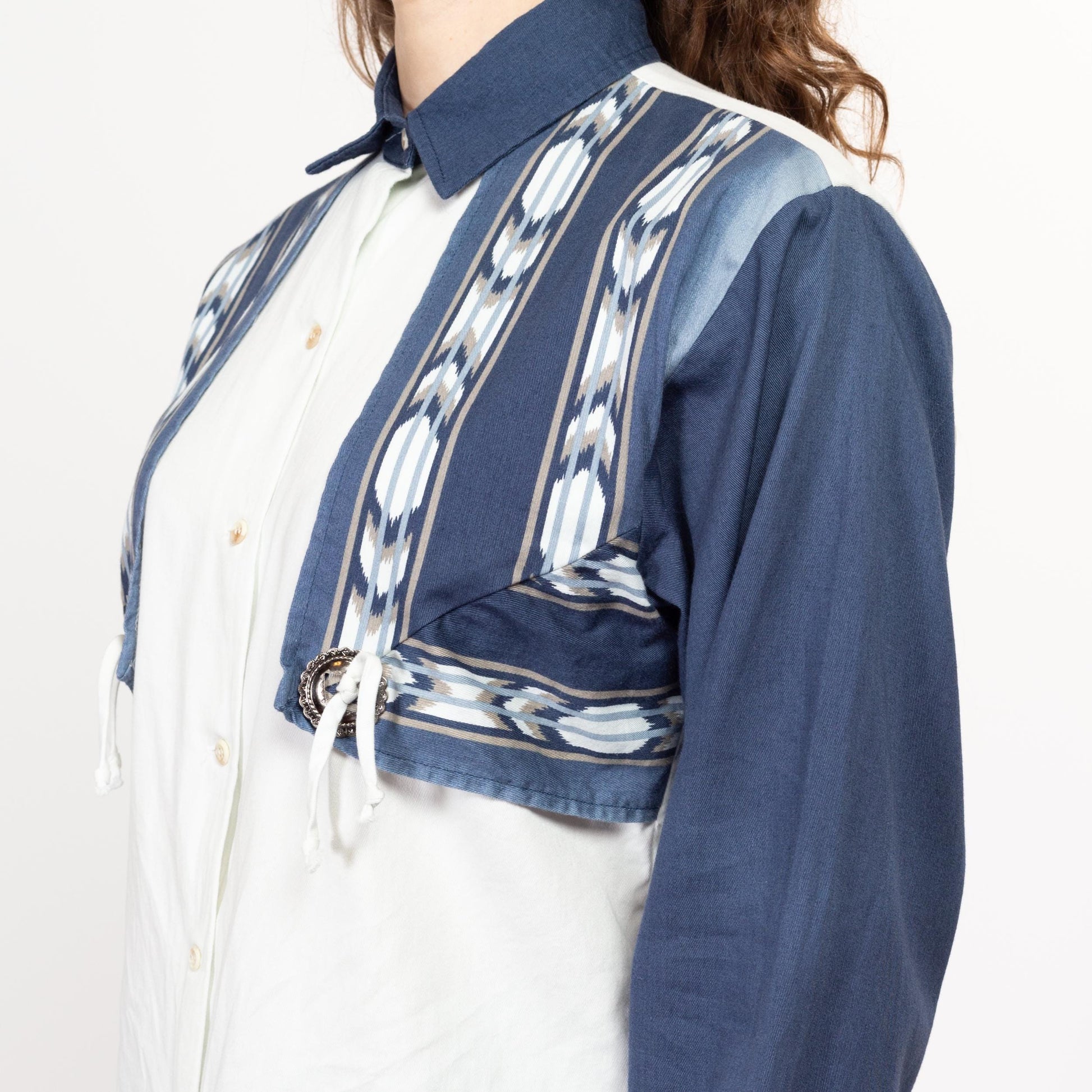 Medium 90s Roper Southwestern Concho Shirt | Vintage White Blue Western Print Long Sleeve Button Up Top