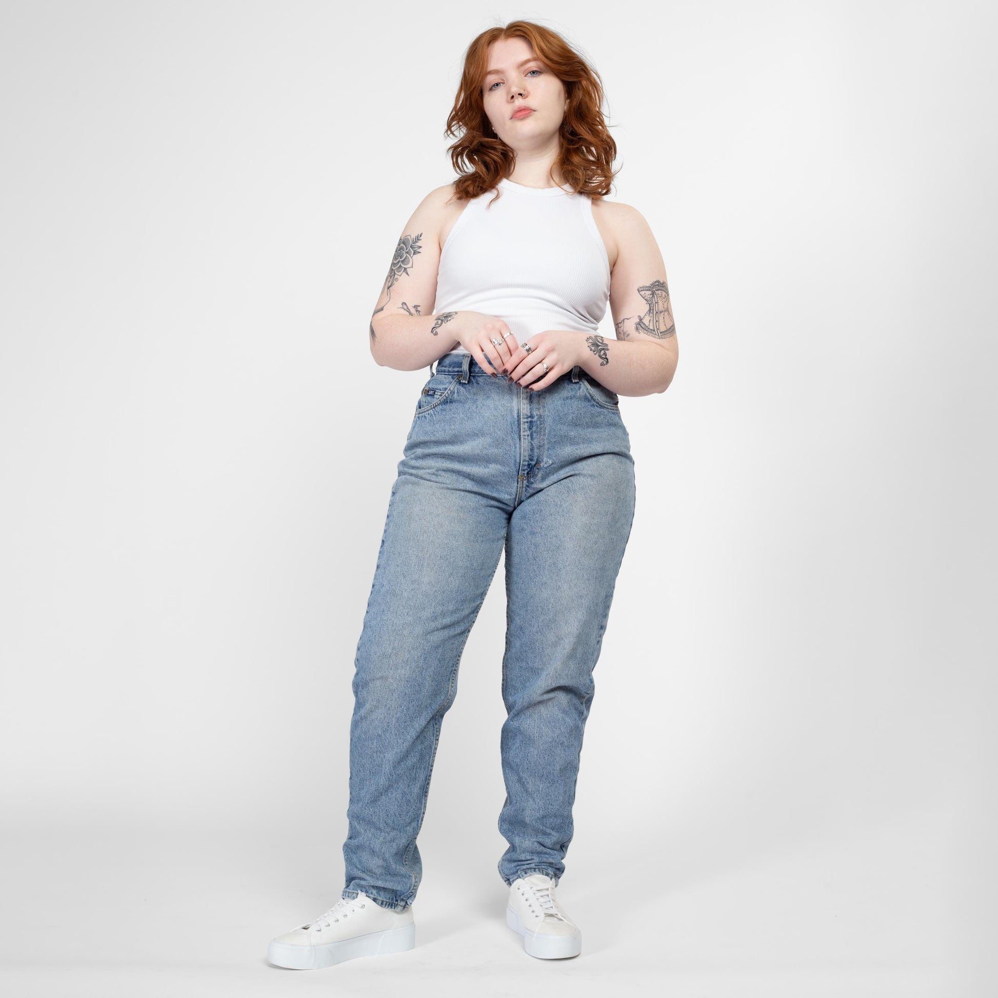 Medium 80s Lee High Waisted Curvy Fit Jeans 29.5" | Vintage Light Wash Denim Tapered Leg Mom Jeans