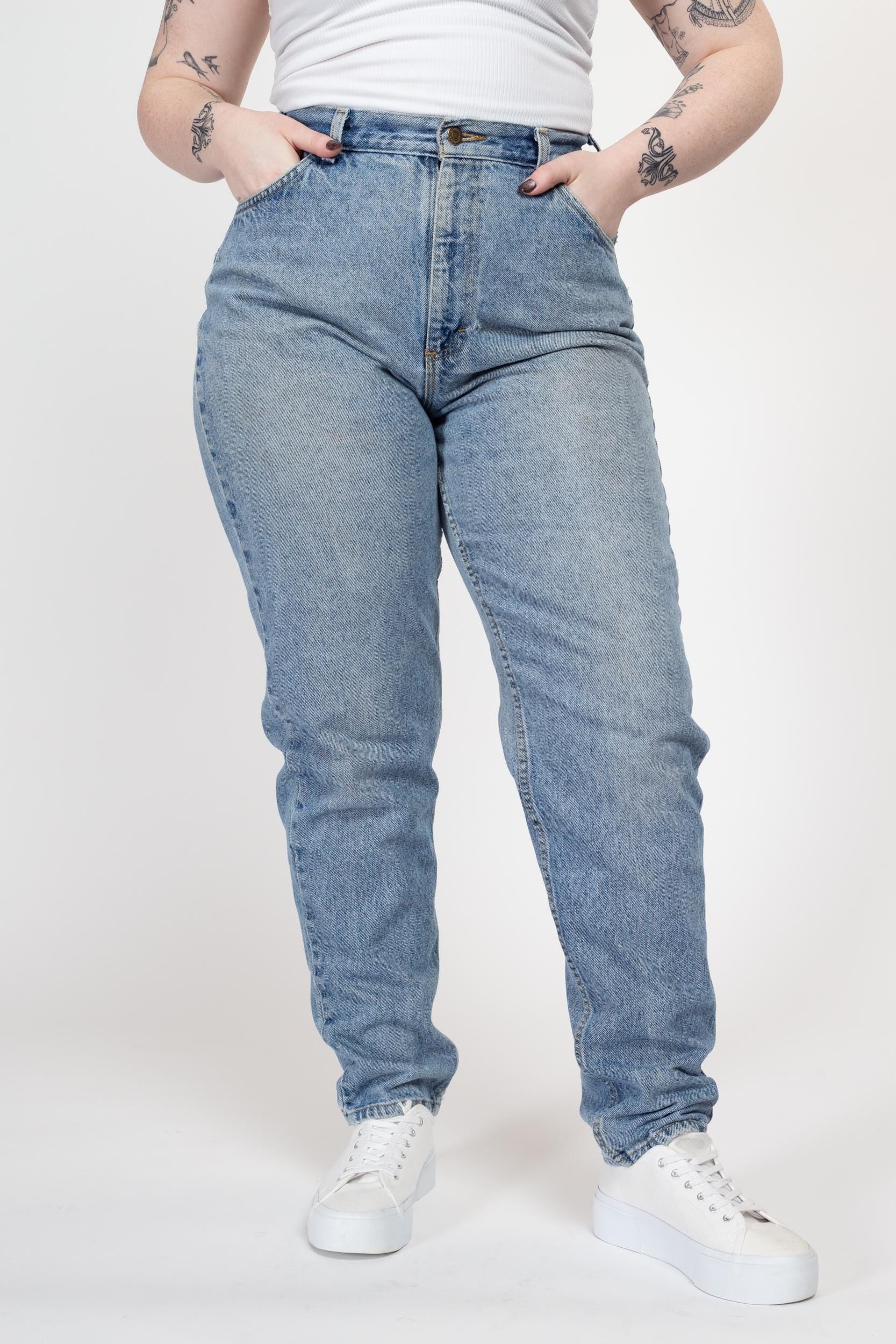 Medium 80s Lee High Waisted Curvy Fit Jeans 29.5" | Vintage Light Wash Denim Tapered Leg Mom Jeans