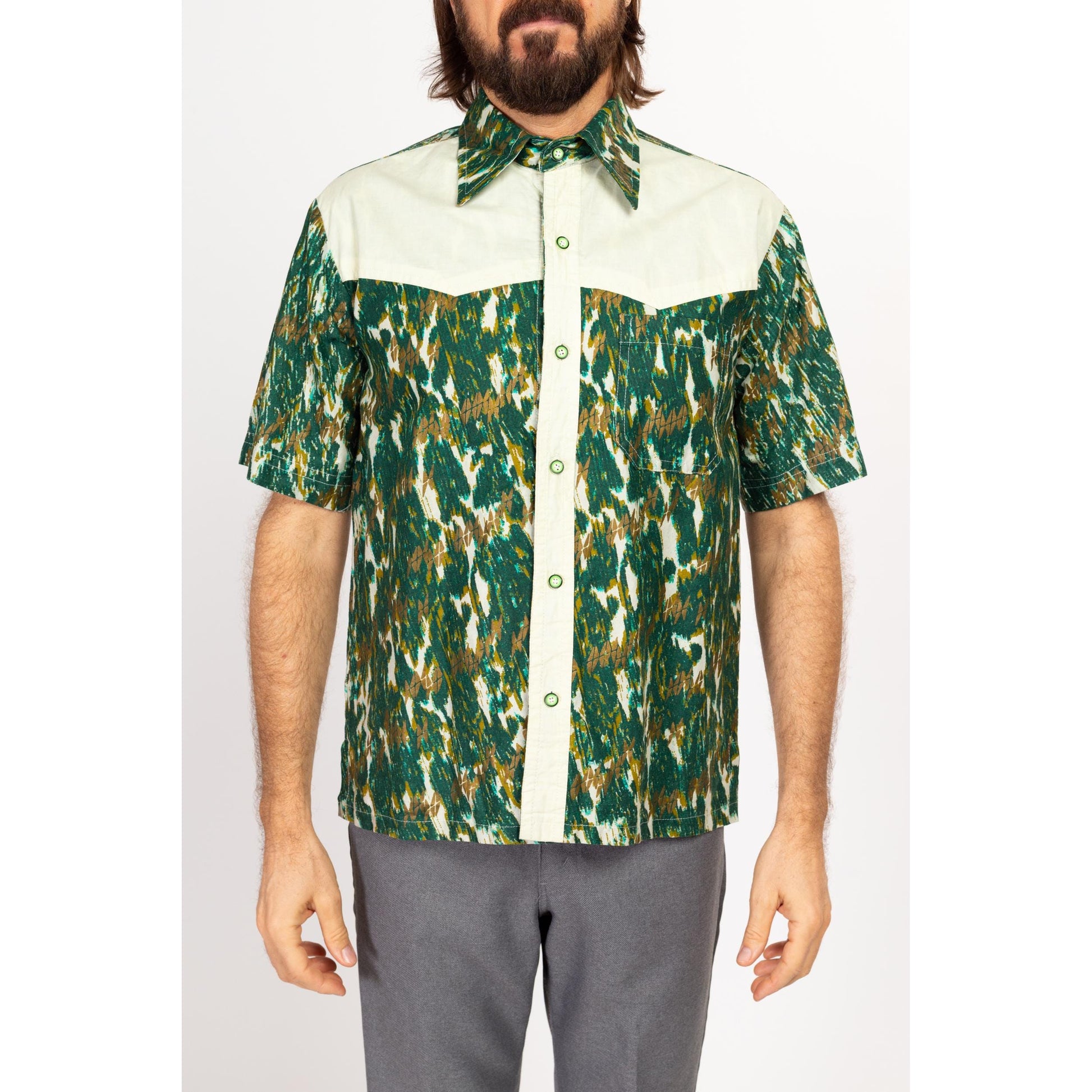 Medium 80s African Green & White Block Print Shirt | Vintage Gold Metallic Collared Short Sleeve Yoke Shirt