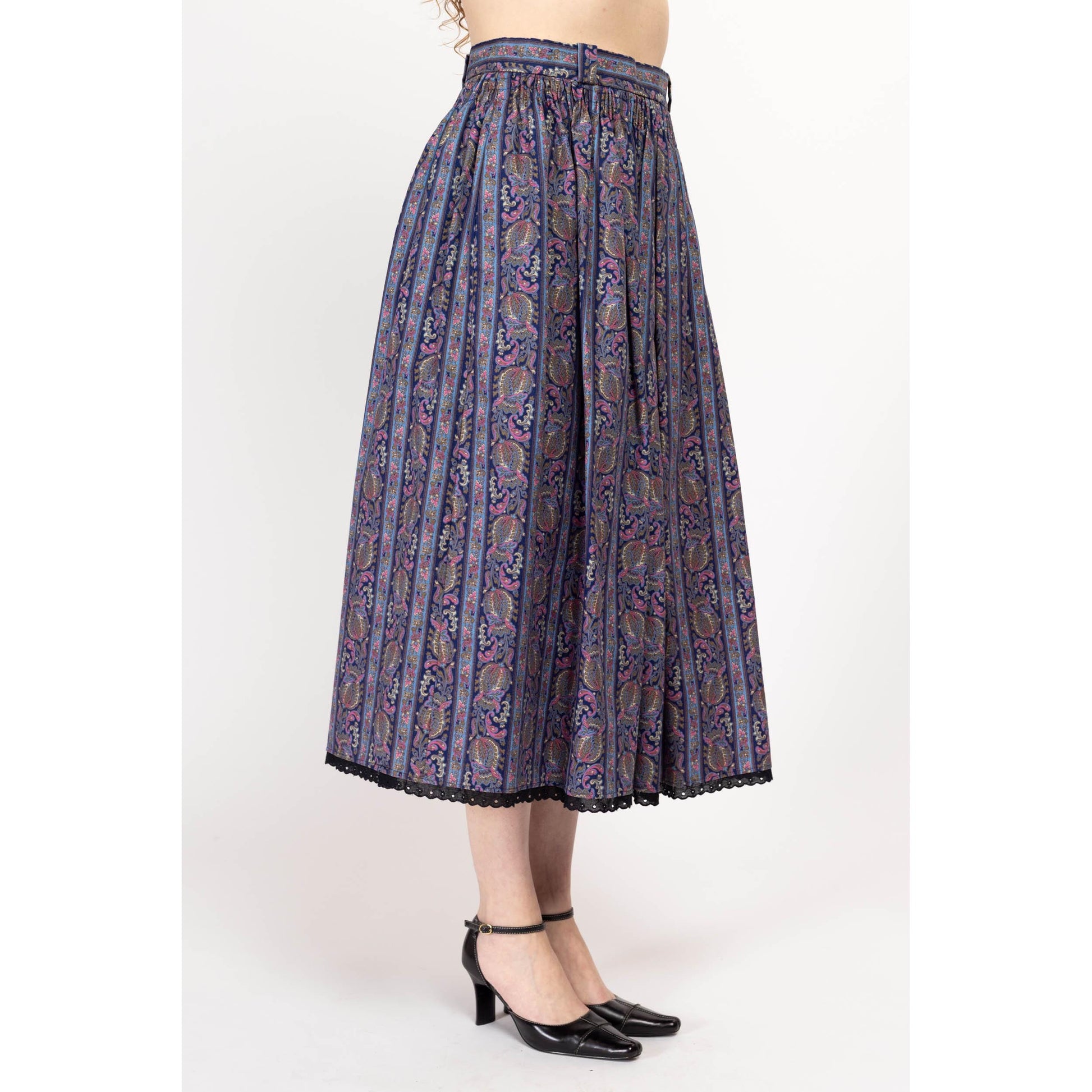 Medium 80s Purple Floral Alpen Trachten Folk Skirt 29" | Vintage Oktoberfest Austrian Boho Pocket Midi Skirt