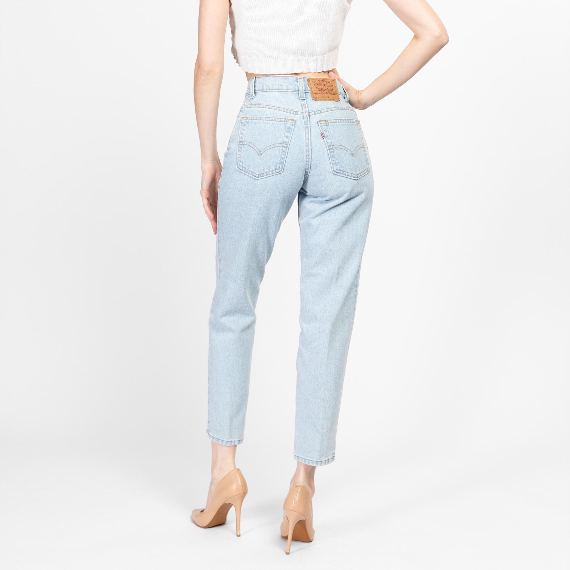 XS 90s Levis 551 High Waisted Mom Jeans 26" | Vintage Levi's Light Wash Denim Relaxed Fit Tapered Leg Jeans