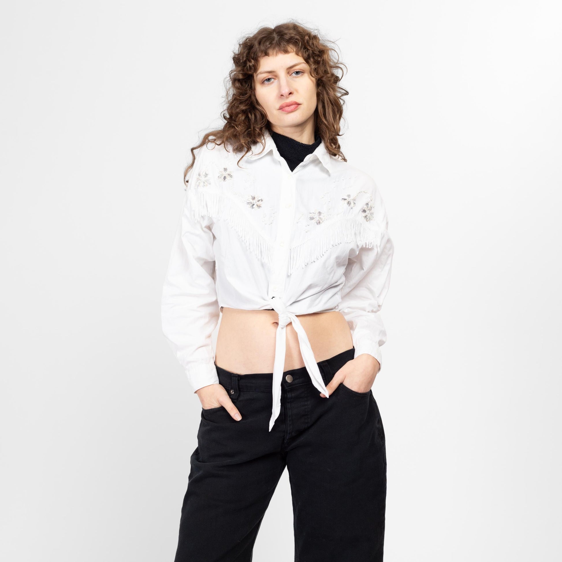 Medium 90s Western White Tie Front Crop Top Medium 90s Western White Tie Front Crop Top