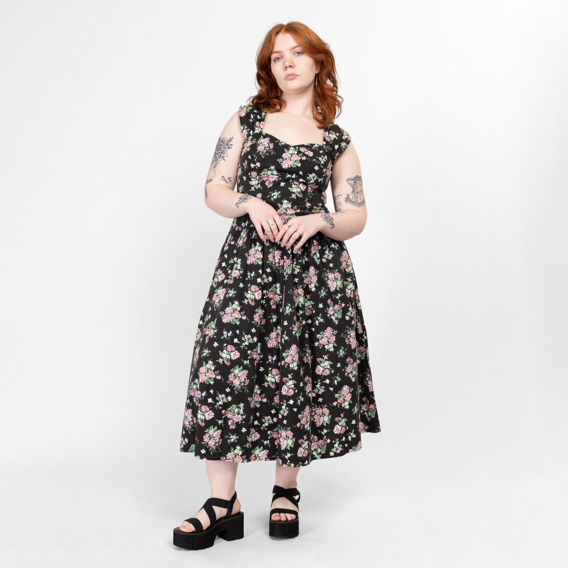 Medium 80s Black Floral Cotton Fit & Flare Dress Flying Apple Vintage Medium 80s Black Floral Cotton Fit & Flare Dress Flying Apple Vintage
