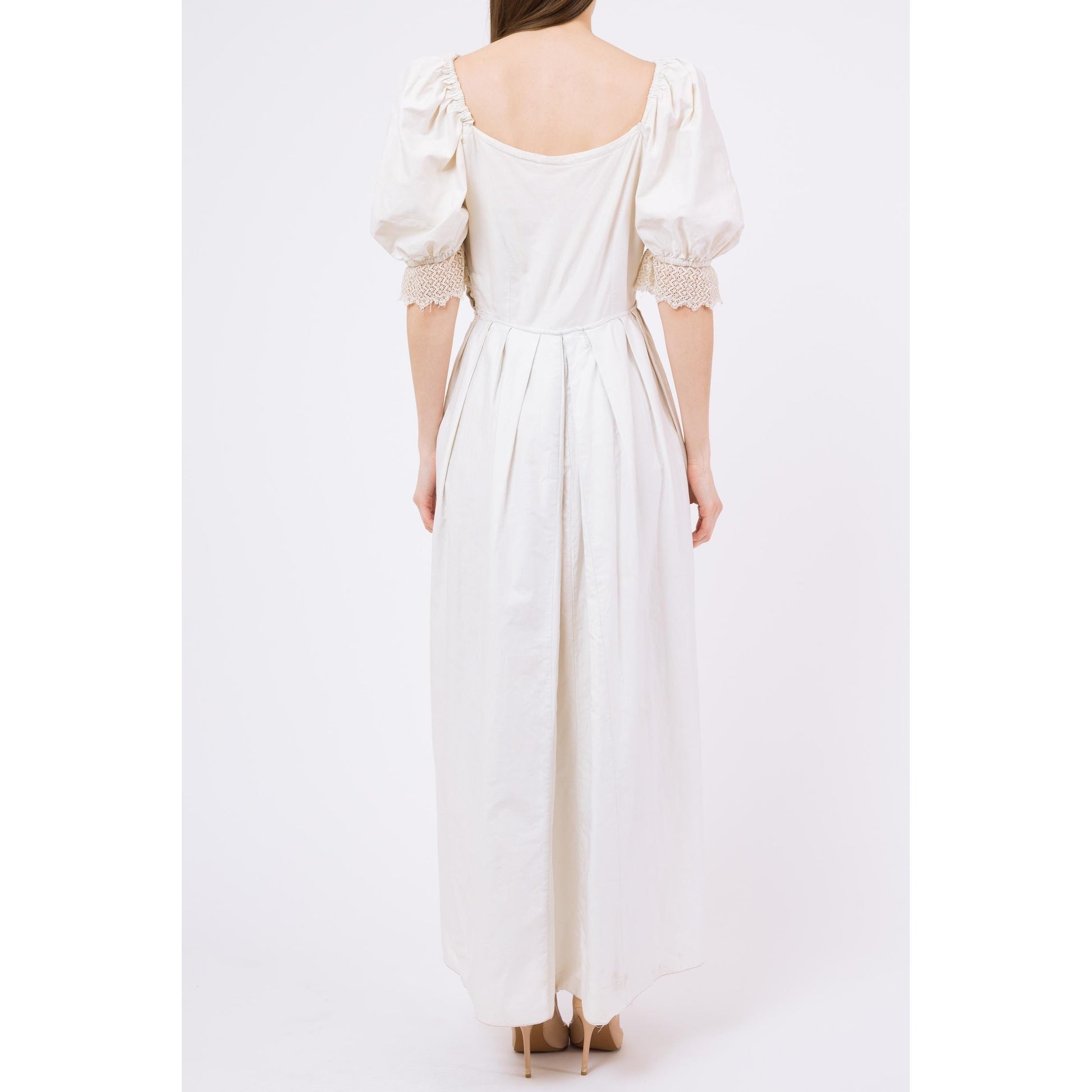 Medium Antique 1900s Romantic White Cotton Heart Applique Dress Medium Antique 1900s Romantic White Cotton Heart Applique Dress
