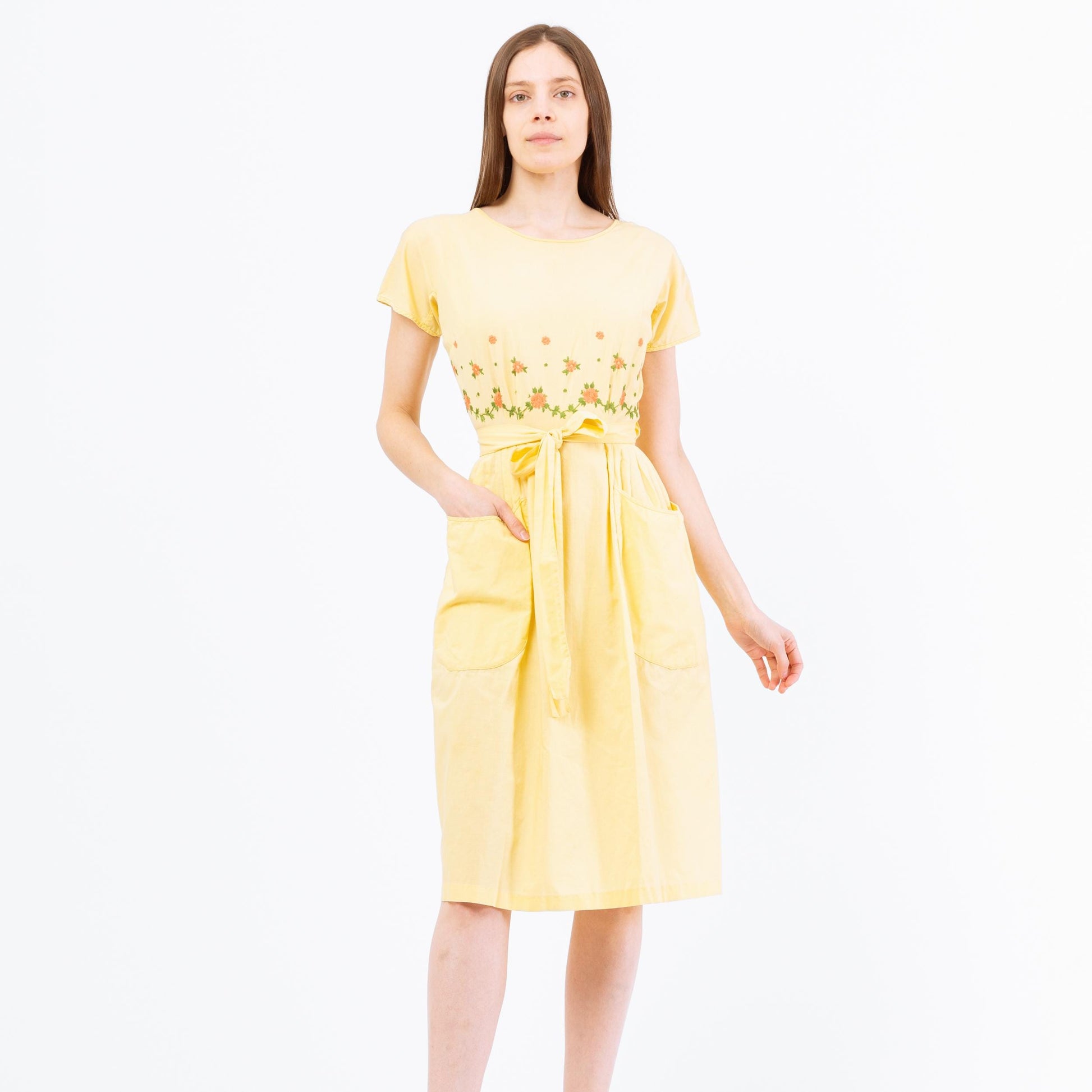 XS-Sm 1950s Swirl Yellow Floral Embroidered Wrap Dress XS-Sm 1950s Swirl Yellow Floral Embroidered Wrap Dress