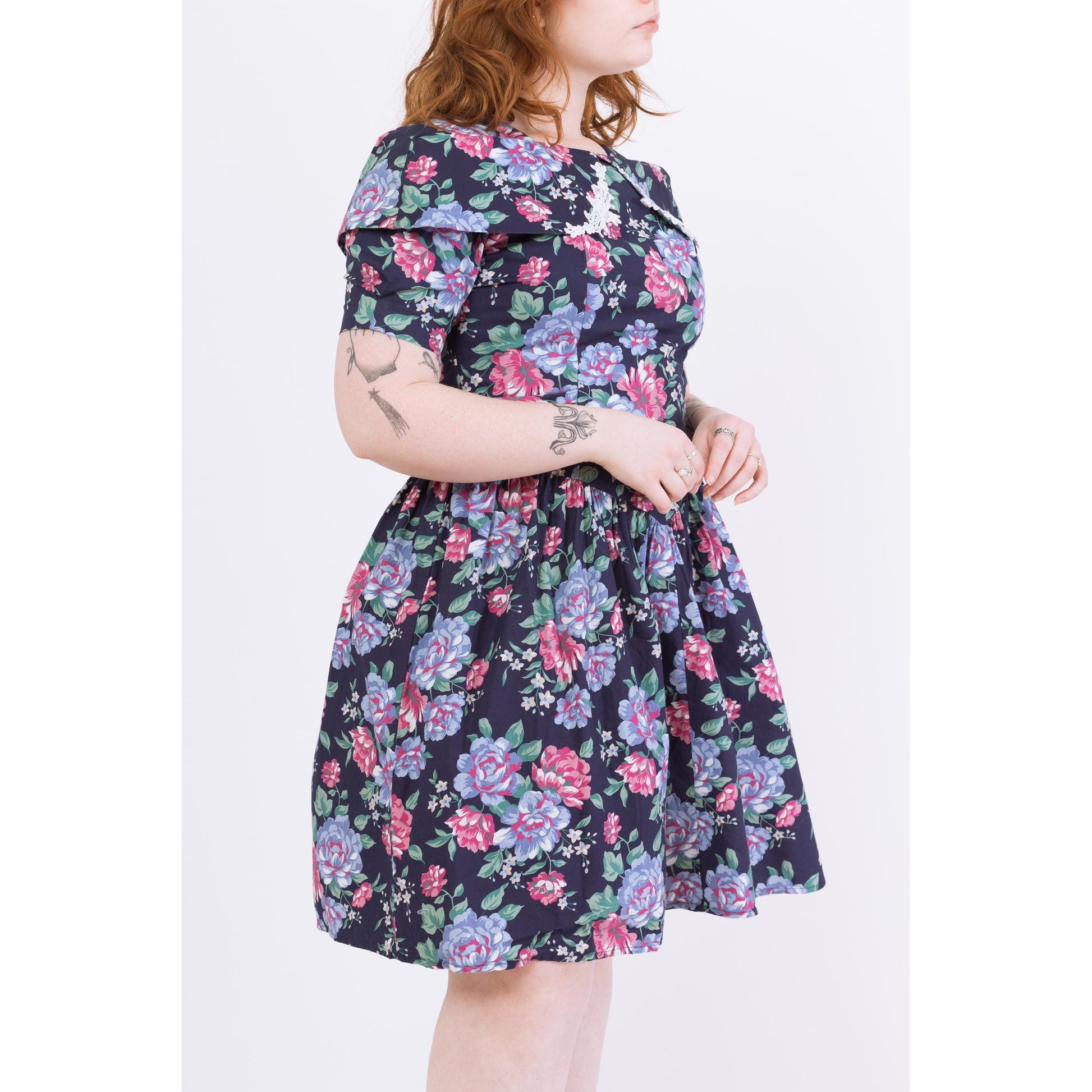 Vintage 80s Navy Blue Floral Cotton Party Dress - Medium to Large | Princess Waist Fit & Flare Retro Cape Collar Knee Length Dress