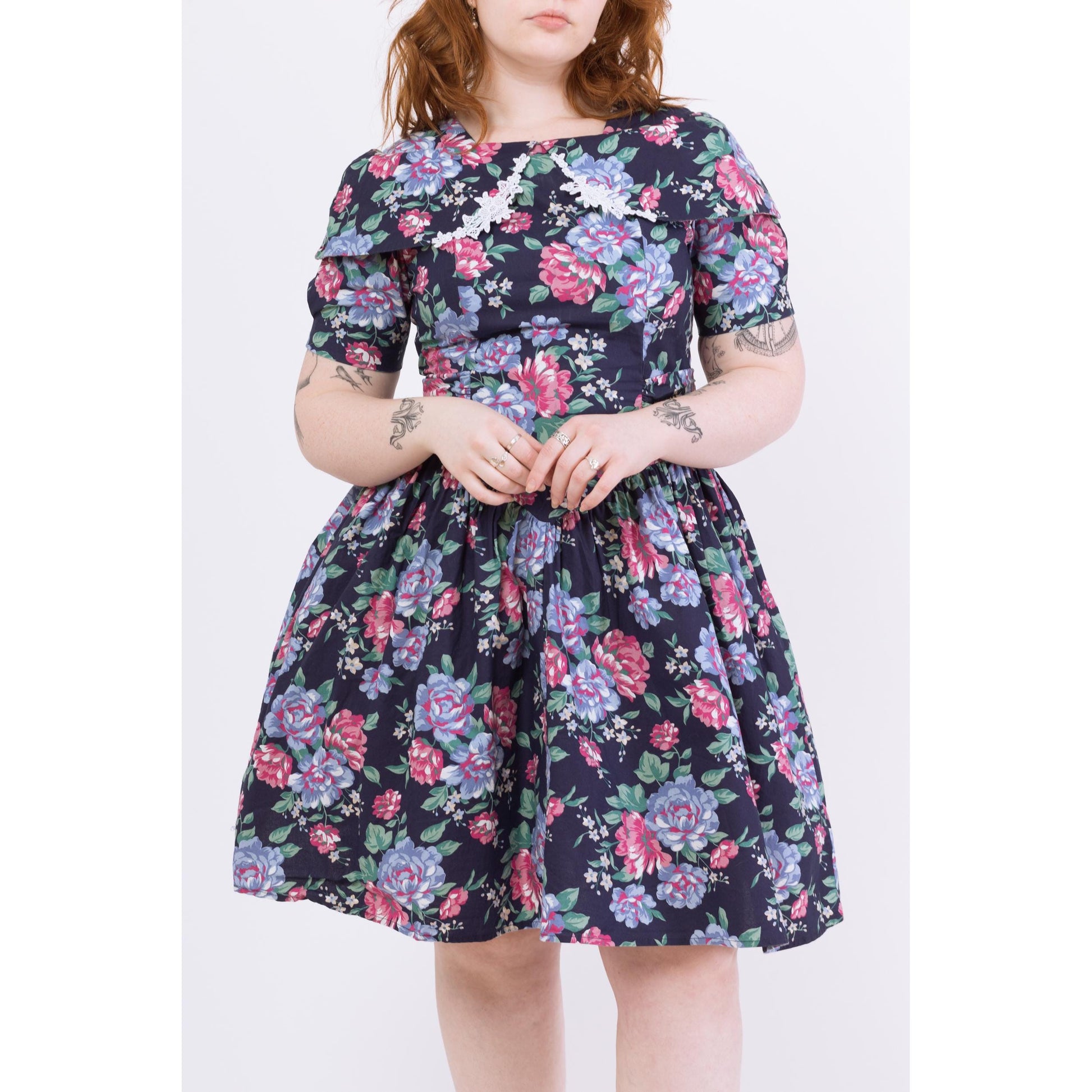 Vintage 80s Navy Blue Floral Cotton Party Dress - Medium to Large | Princess Waist Fit & Flare Retro Cape Collar Knee Length Dress