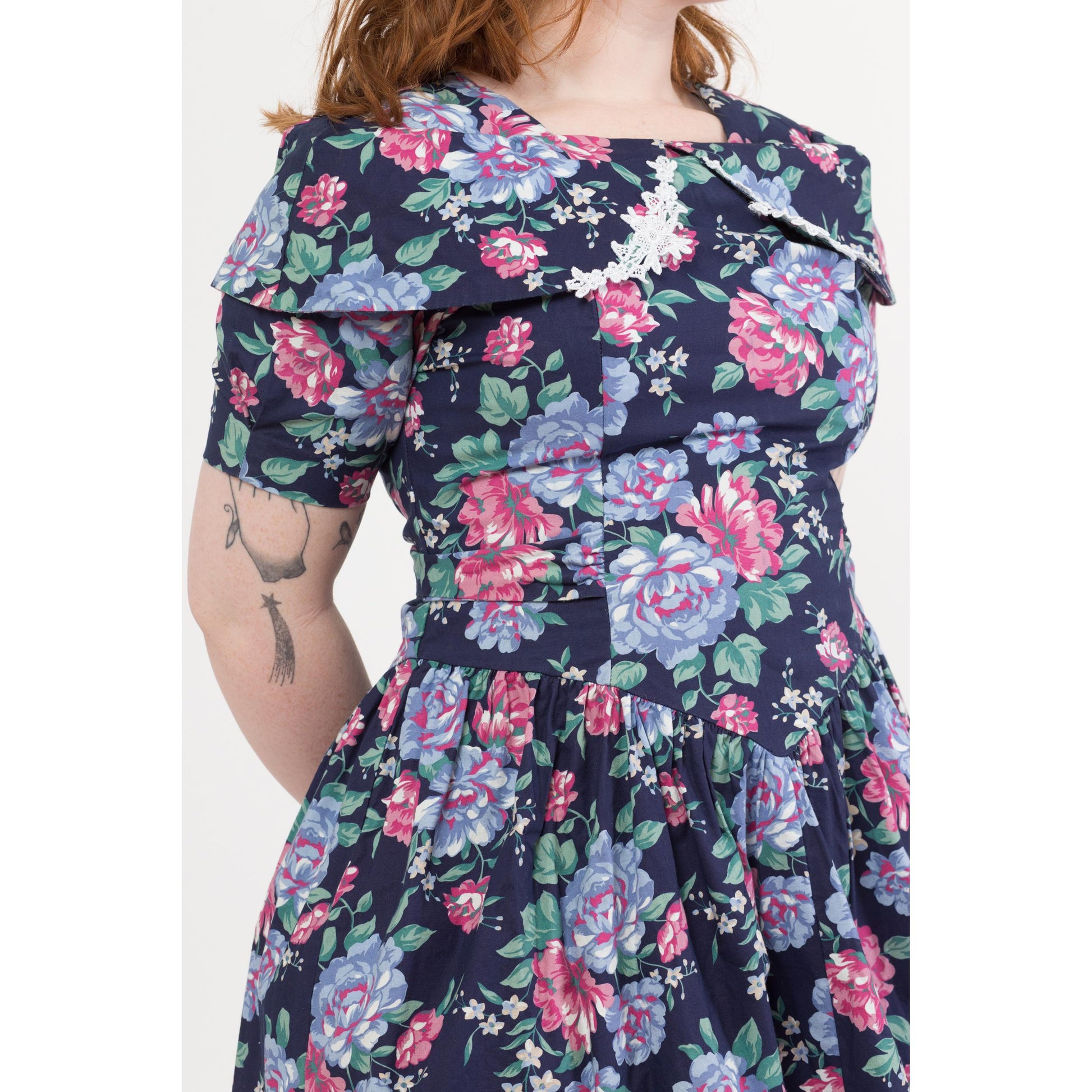 Vintage 80s Navy Blue Floral Cotton Party Dress - Medium to Large | Princess Waist Fit & Flare Retro Cape Collar Knee Length Dress