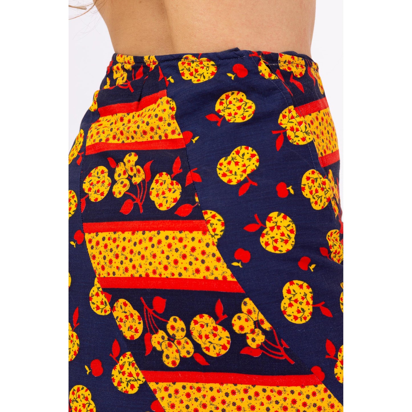 Vintage 70s Apple Print Maxi Skirt - Extra Small, 23" Waist | Boho Long Summer Skirt, High Waist Cottagecore Skirt