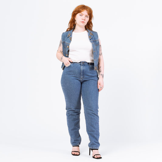 Vintage 90s Lee High Waisted Mom Jeans - Medium to Large, 31" Waist | Tapered Leg Denim, Grunge High Rise Jeans