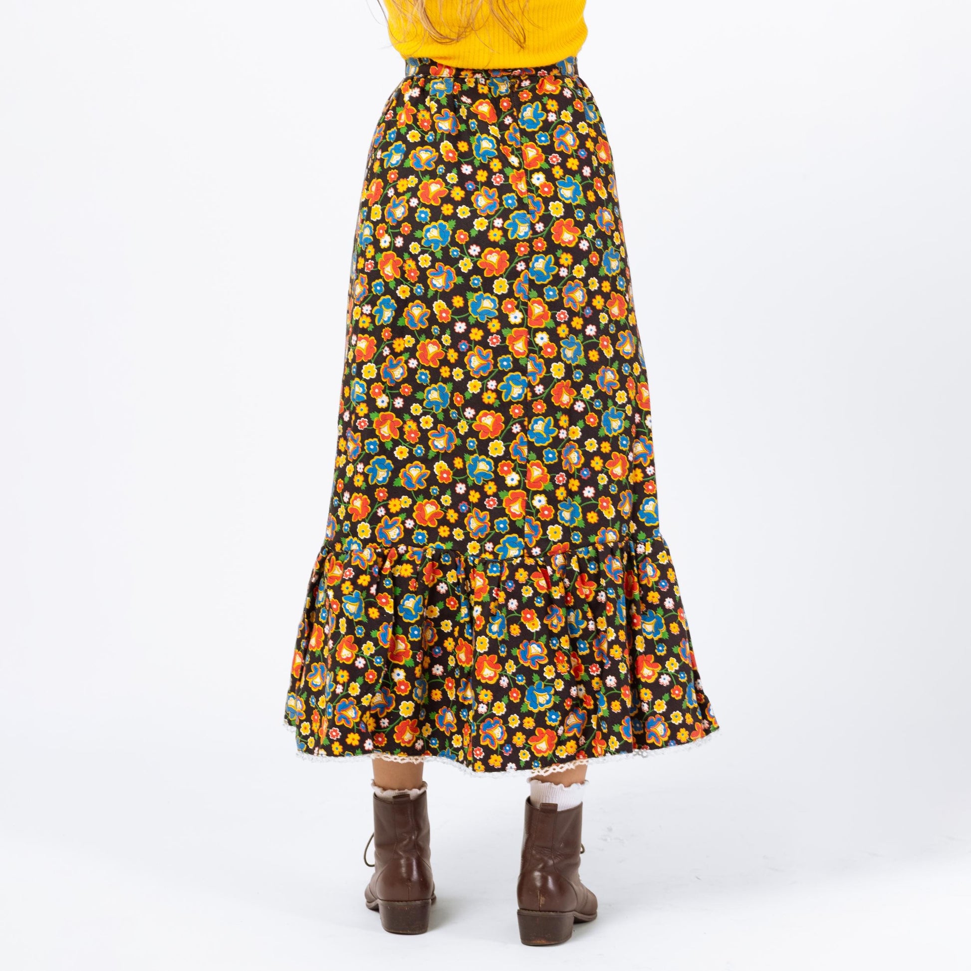 Vintage 60s Black Floral Folk Midi Skirt - XXS, 22.5" Waist | Bobbie Brooks Boho A Line Tiered Cottagecore Hippie Skirt