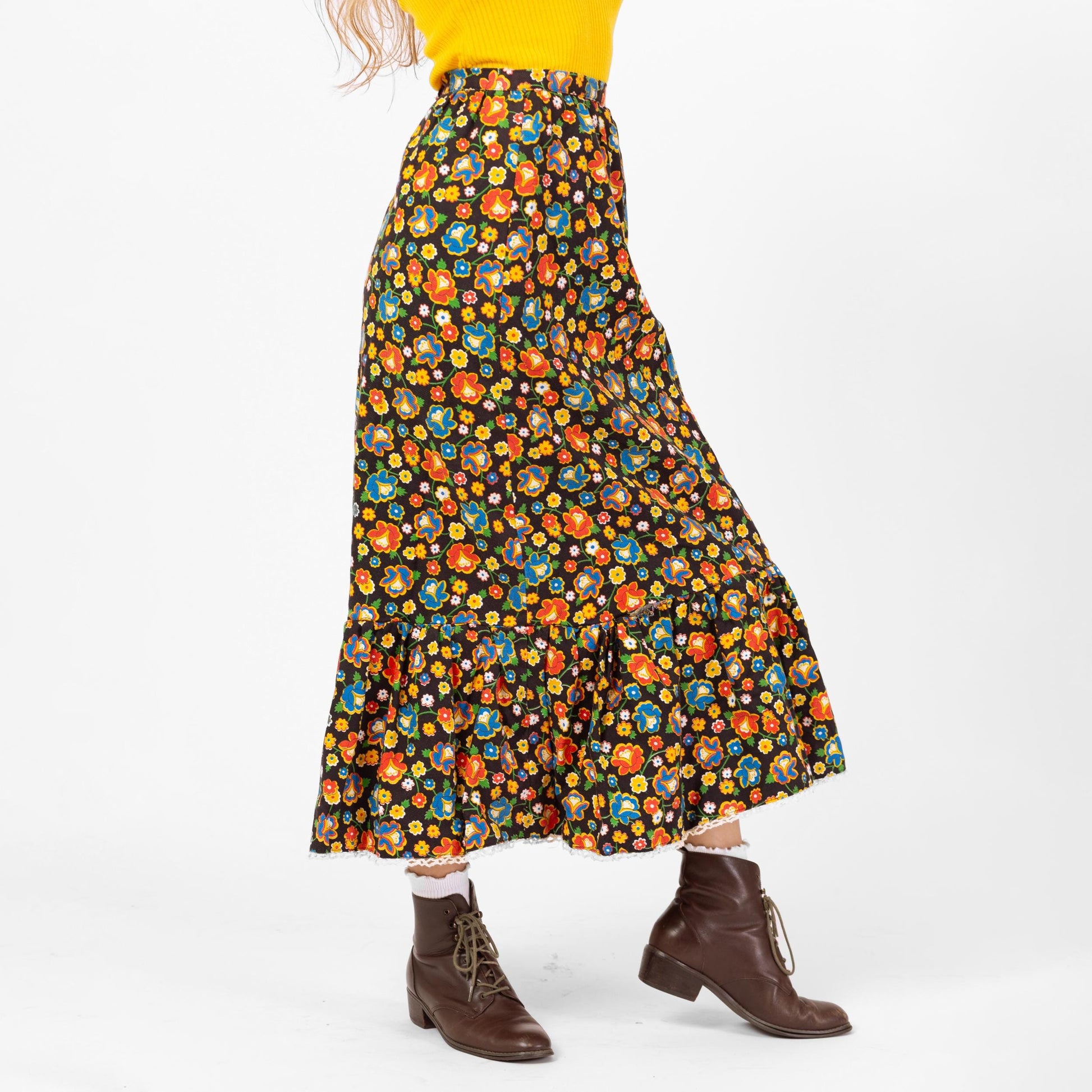 Vintage 60s Black Floral Folk Midi Skirt - XXS, 22.5" Waist | Bobbie Brooks Boho A Line Tiered Cottagecore Hippie Skirt