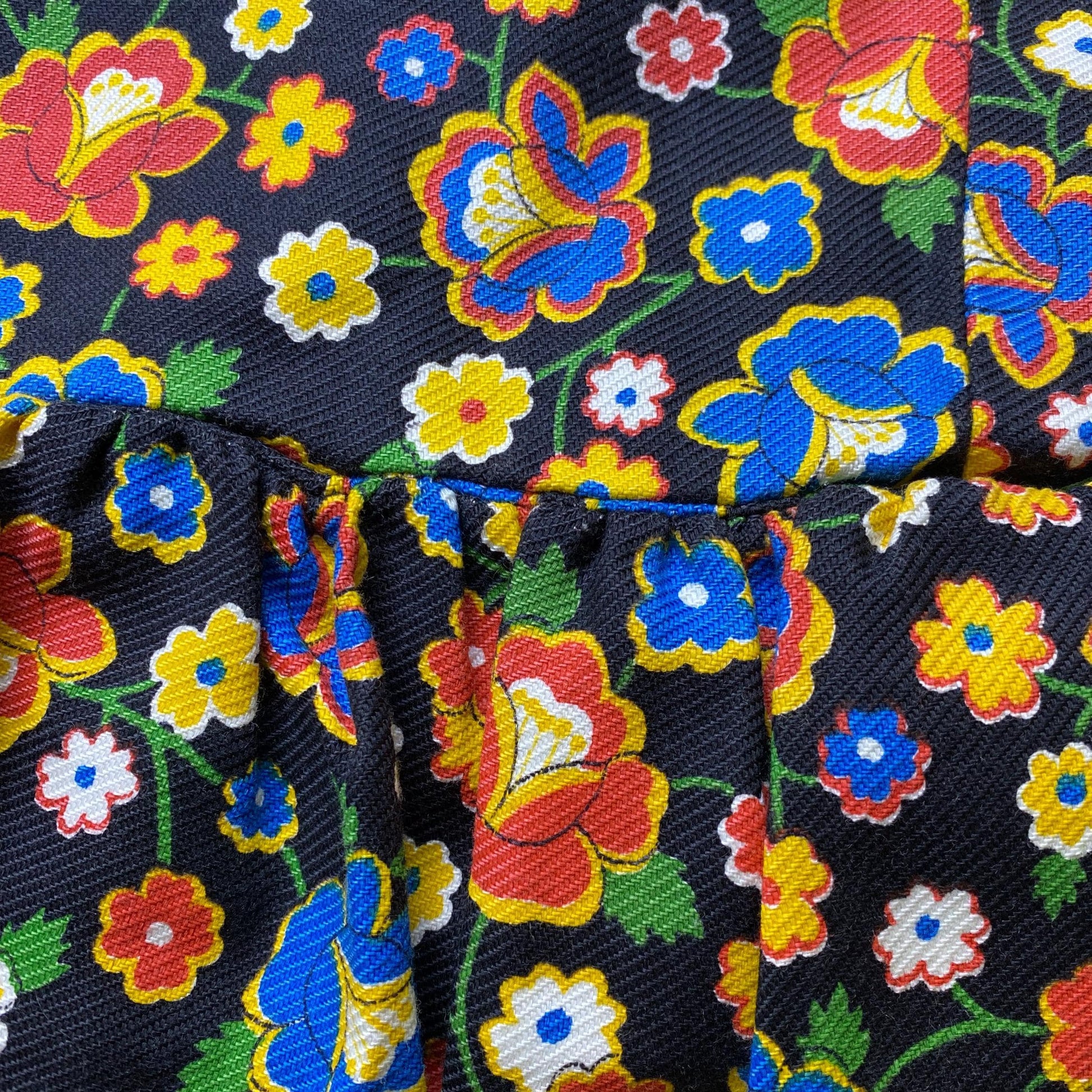 Vintage 60s Black Floral Folk Midi Skirt - XXS, 22.5" Waist | Bobbie Brooks Boho A Line Tiered Cottagecore Hippie Skirt