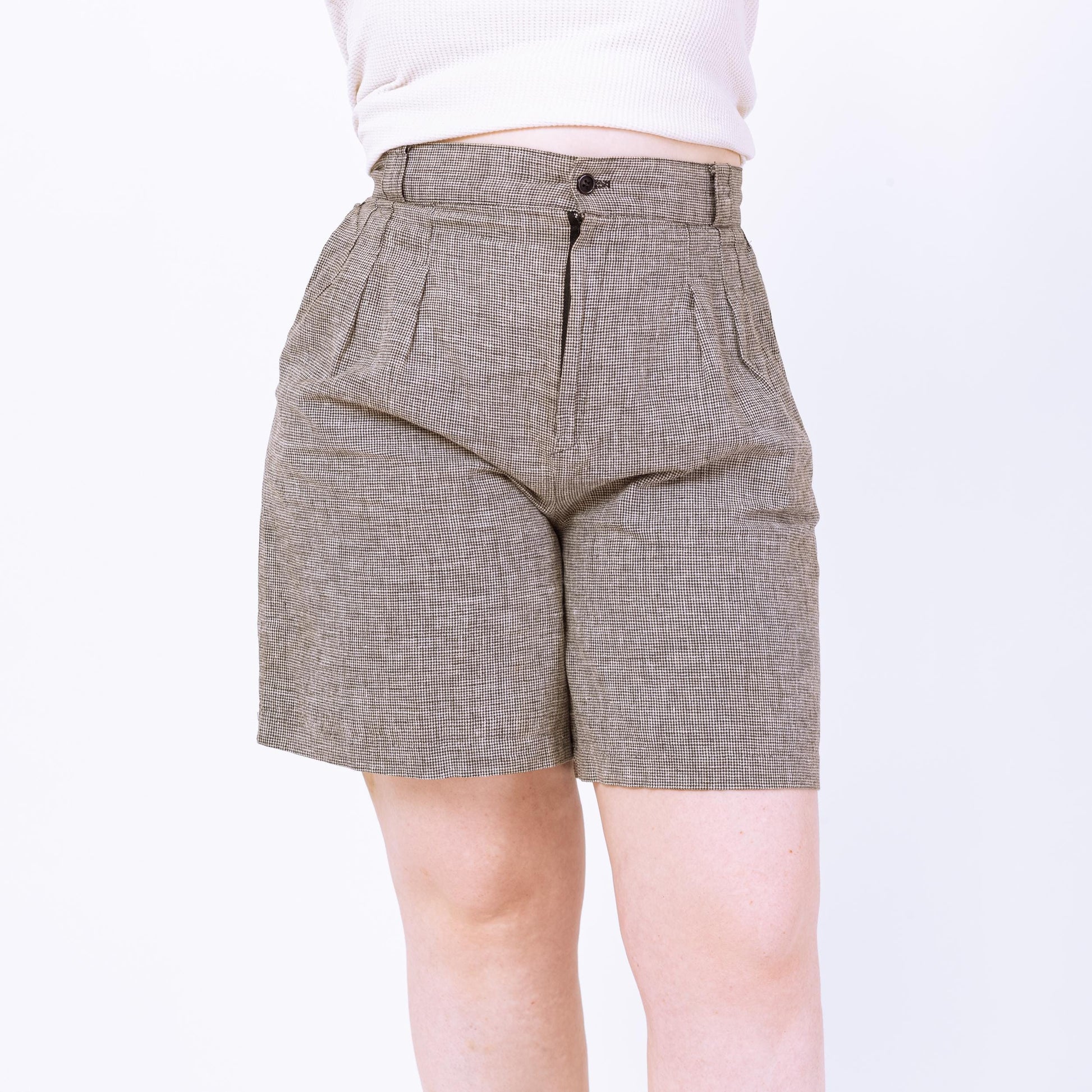 Vintage 80s Black & White Houndstooth Trouser Shorts - Large, 31" Waist | Linen Cotton High Waisted Pleated Long Shorts